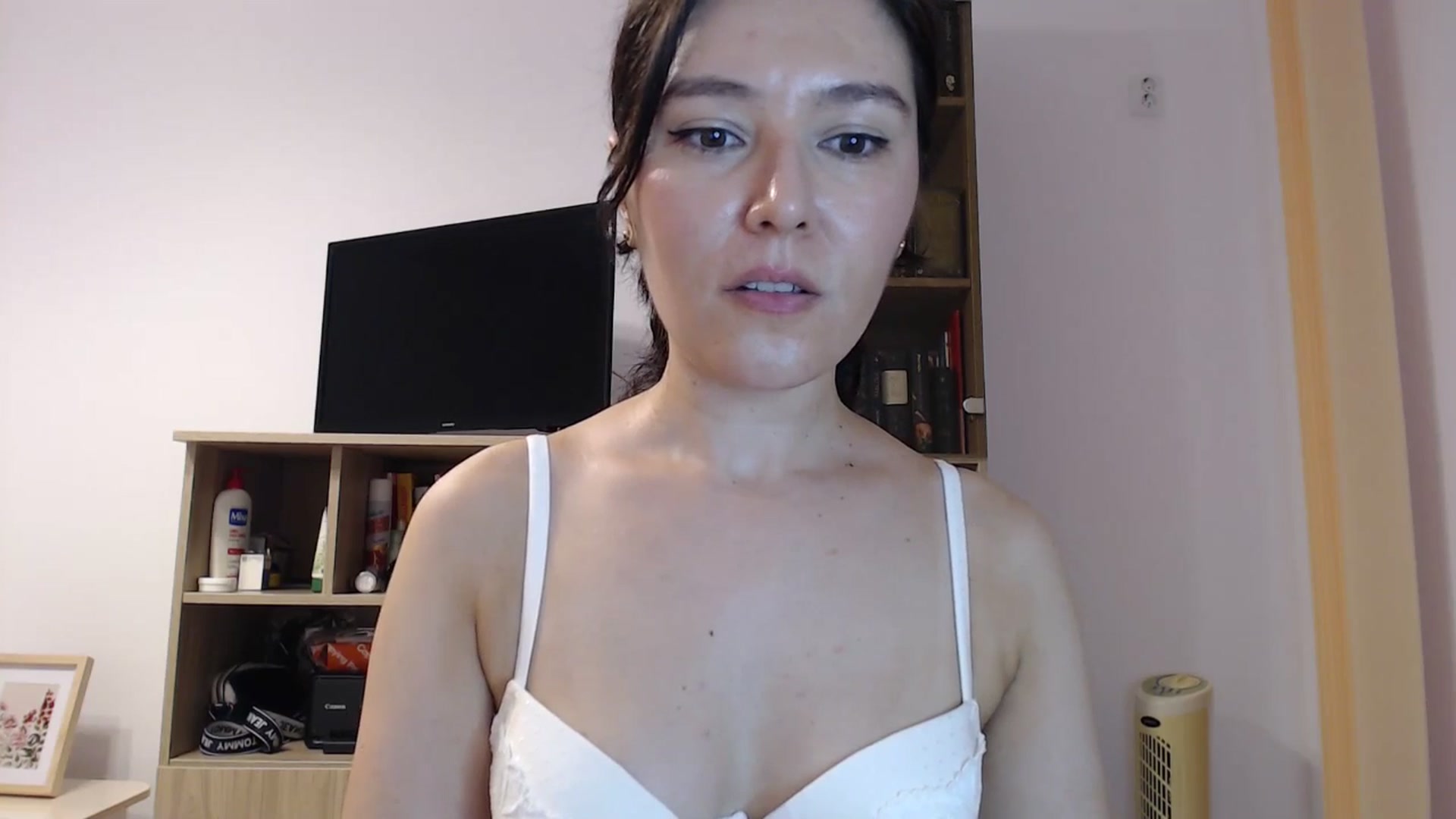 Gallery image thumbnail from SailorJupitr's myfreecams stream on, 08/10/2025, 21:36 image 3 of 20