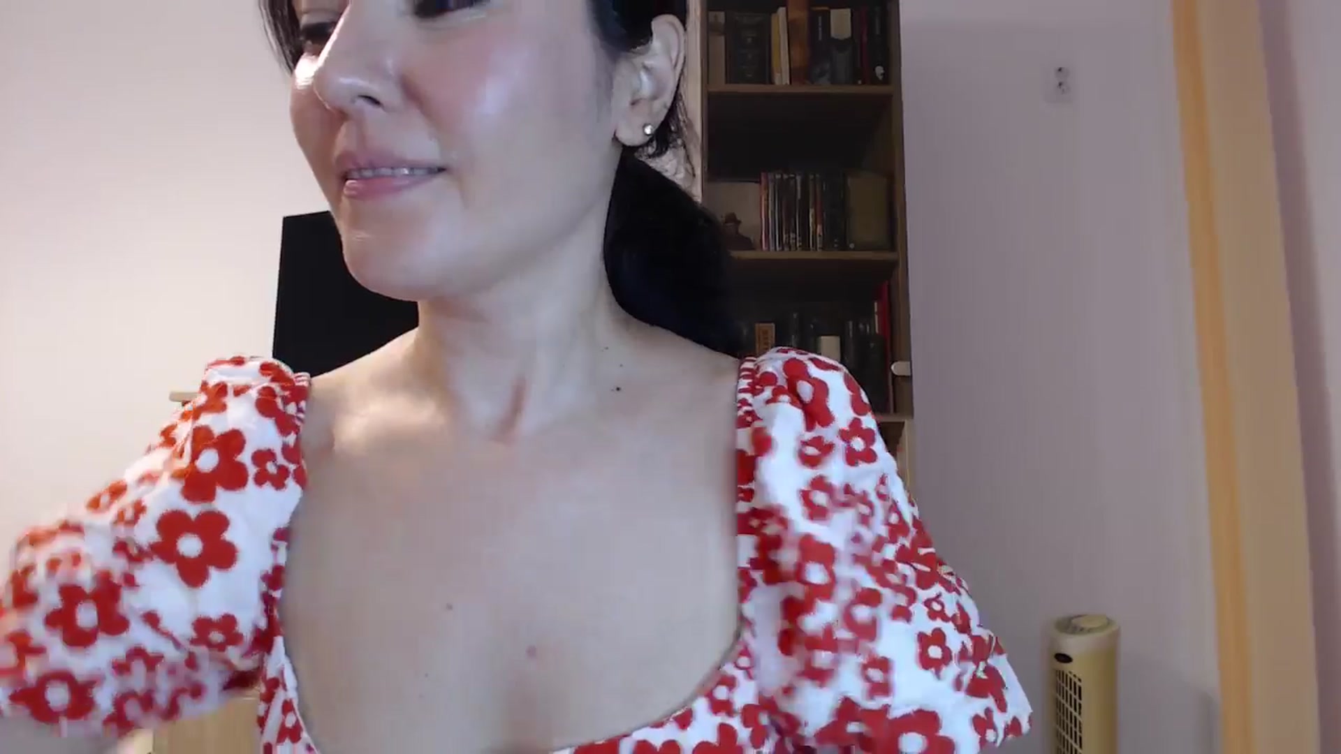 Gallery image thumbnail from SailorJupitr's myfreecams stream on, 08/13/2025, 20:47 image 16 of 20