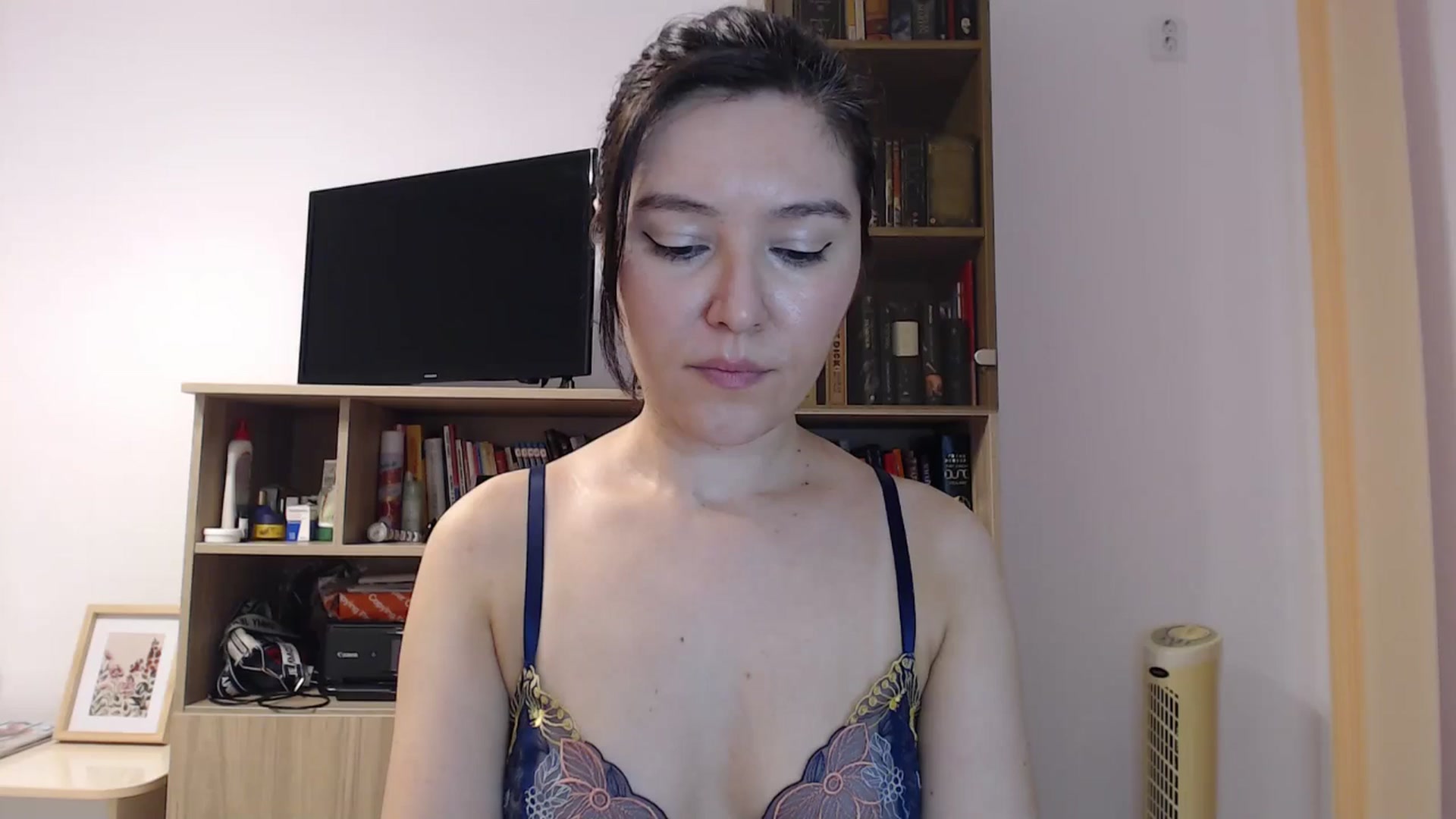Gallery image thumbnail from SailorJupitr's myfreecams stream on, 08/20/2025, 20:37 image 1 of 20