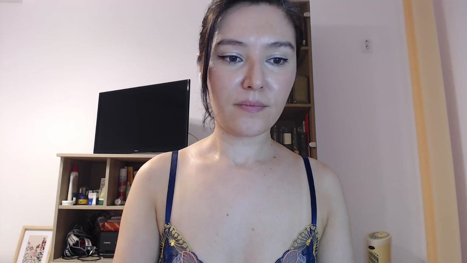 Gallery image thumbnail from SailorJupitr's myfreecams stream on, 08/20/2025, 20:37 image 4 of 20
