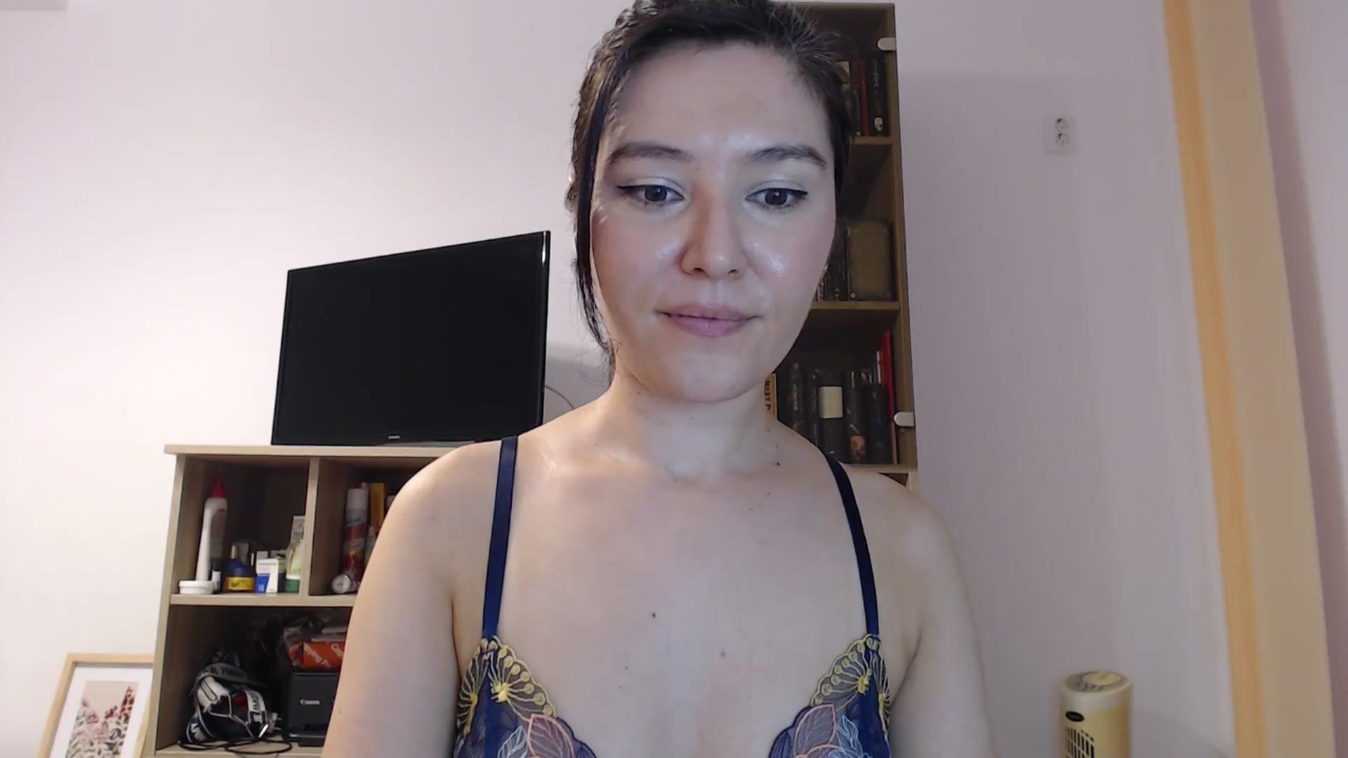 Gallery image thumbnail from SailorJupitr's myfreecams stream on, 08/20/2025, 20:37 image 18 of 20