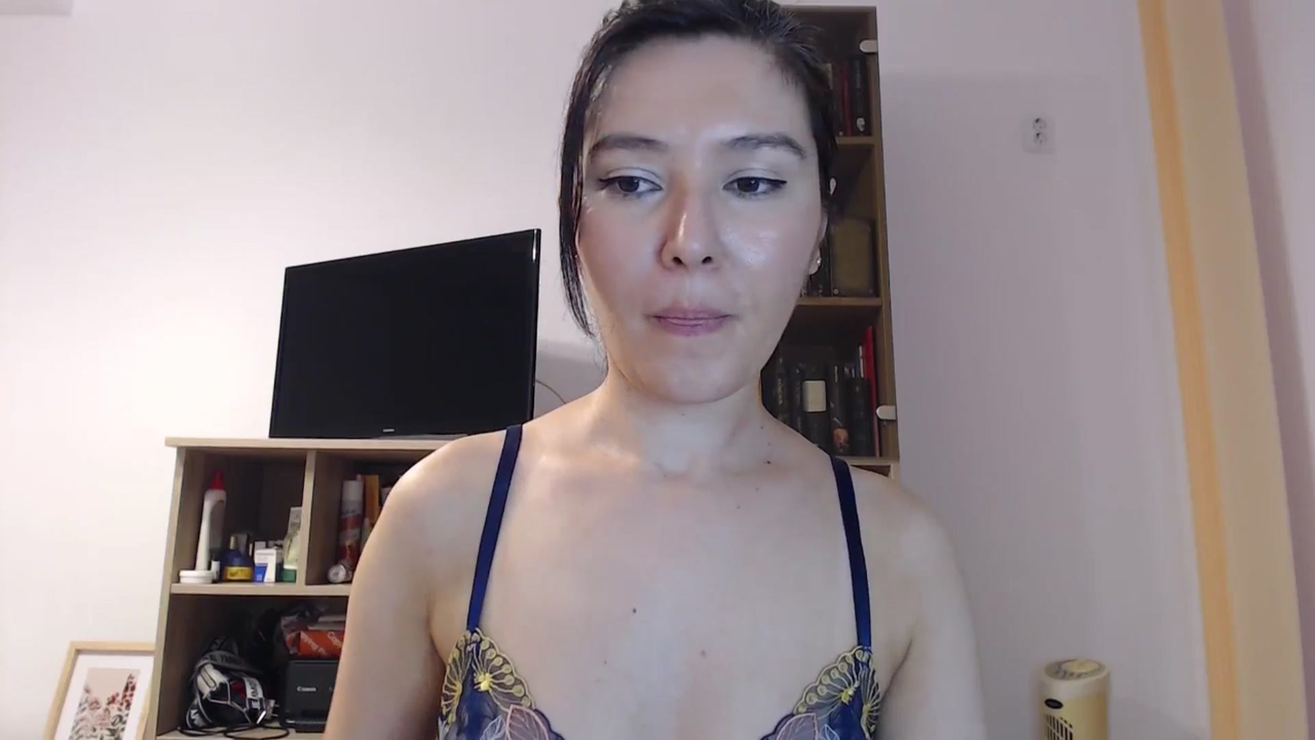 Gallery image thumbnail from SailorJupitr's myfreecams stream on, 08/20/2025, 21:04 image 7 of 20