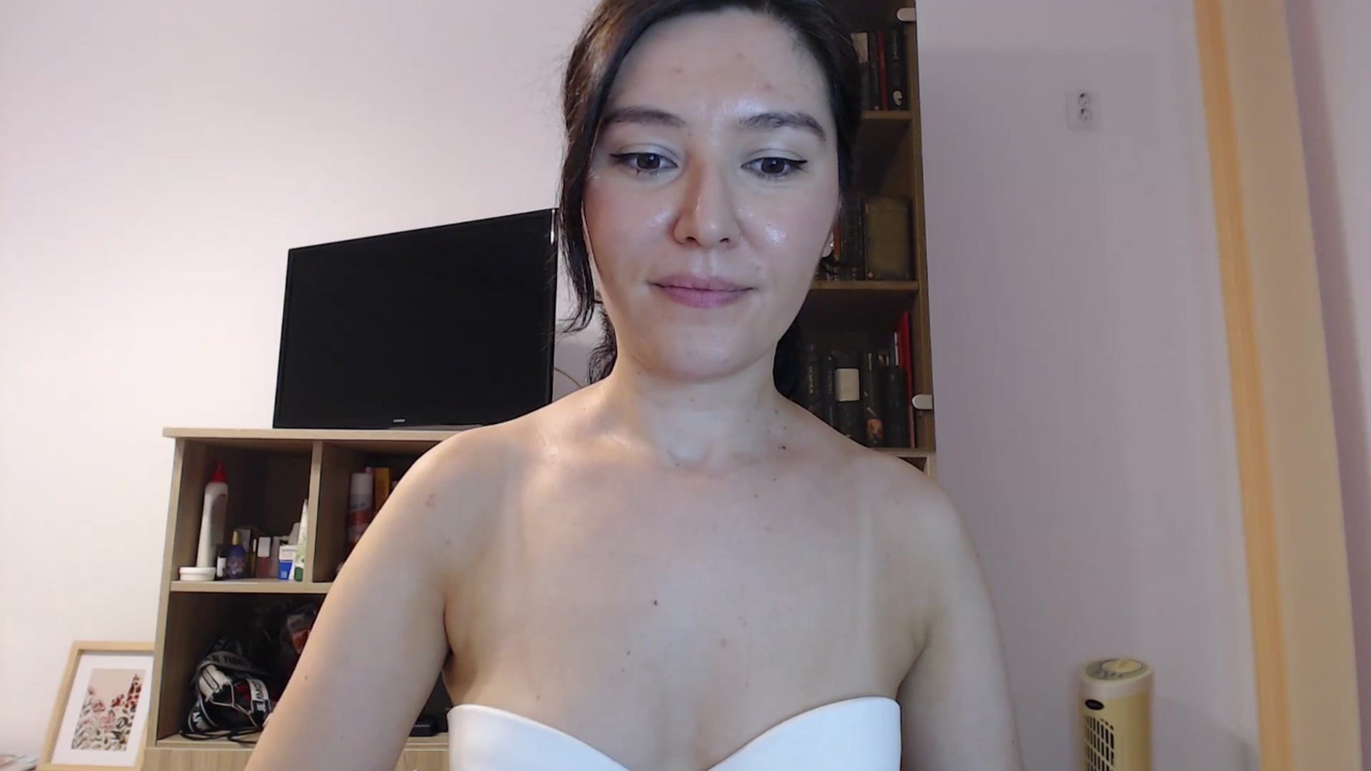 Gallery image thumbnail from SailorJupitr's myfreecams stream on, 08/21/2025, 21:05 image 17 of 20