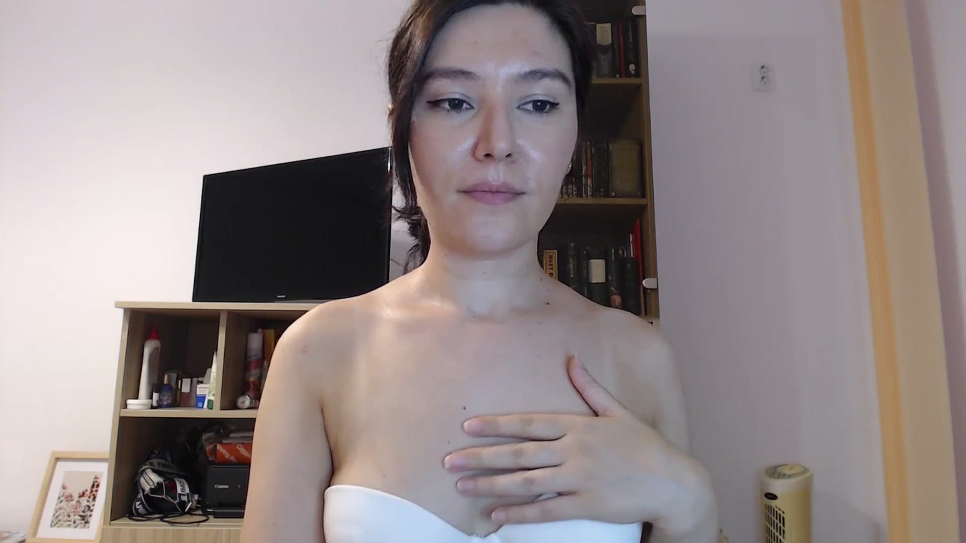Gallery image thumbnail from SailorJupitr's myfreecams stream on, 08/21/2025, 21:05 image 19 of 20