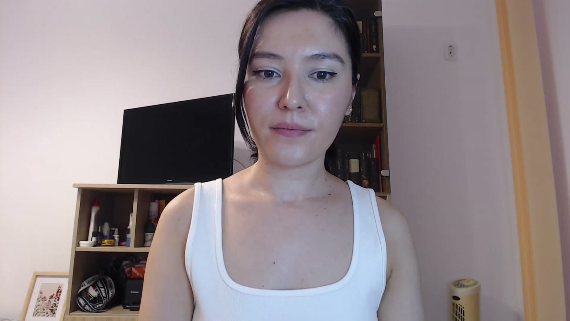Gallery image thumbnail from SailorJupitr's myfreecams stream on, 08/27/2025, 21:15 image 1 of 20
