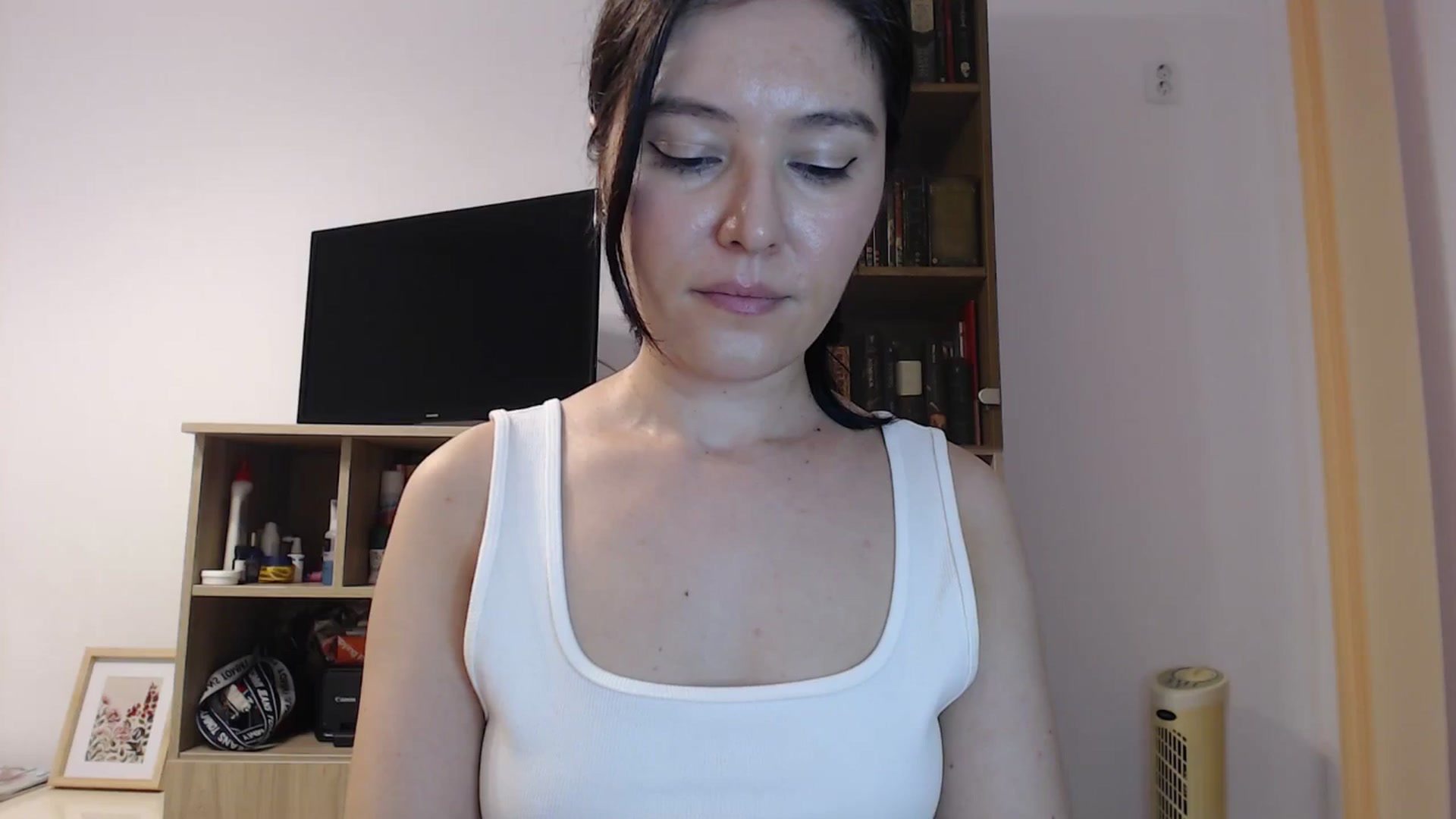 Gallery image thumbnail from SailorJupitr's myfreecams stream on, 08/27/2025, 21:15 image 15 of 20
