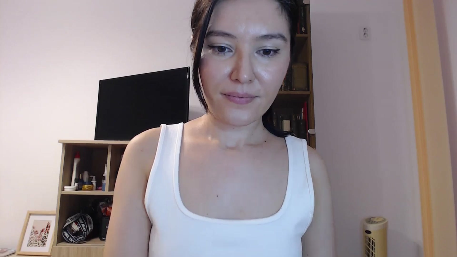 Gallery image thumbnail from SailorJupitr's myfreecams stream on, 08/27/2025, 21:15 image 9 of 20