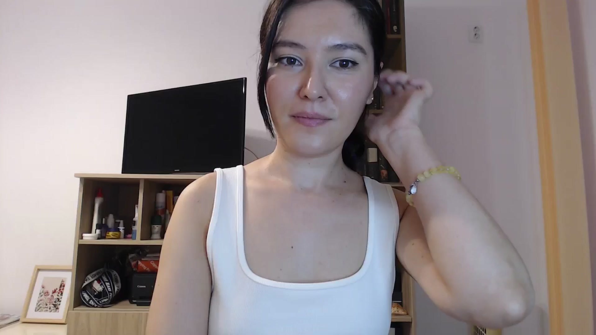Gallery image thumbnail from SailorJupitr's myfreecams stream on, 08/27/2025, 21:15 image 16 of 20