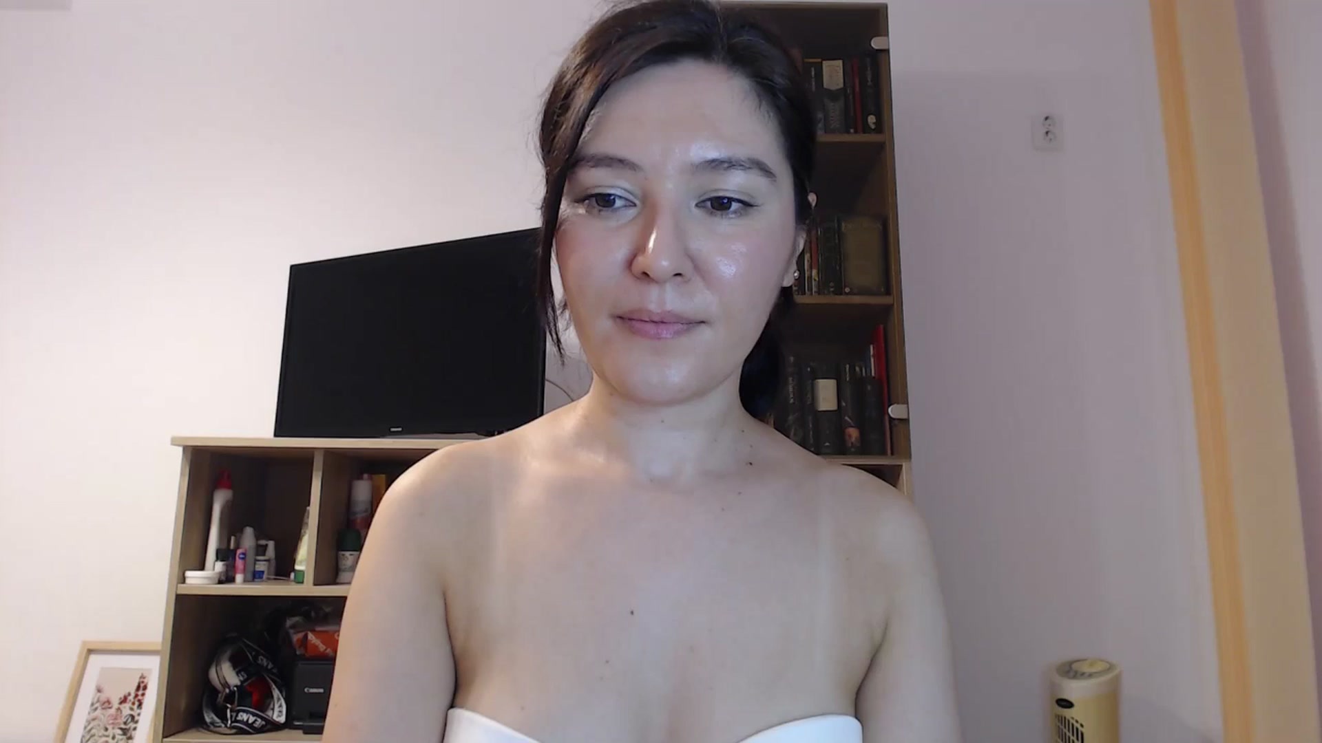 Gallery image thumbnail from SailorJupitr's myfreecams stream on, 08/30/2025, 20:57 image 1 of 20