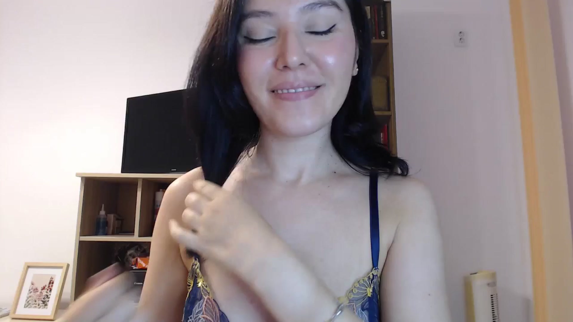 Gallery image thumbnail from SailorJupitr's myfreecams stream on, 09/11/2025, 19:48 image 1 of 20