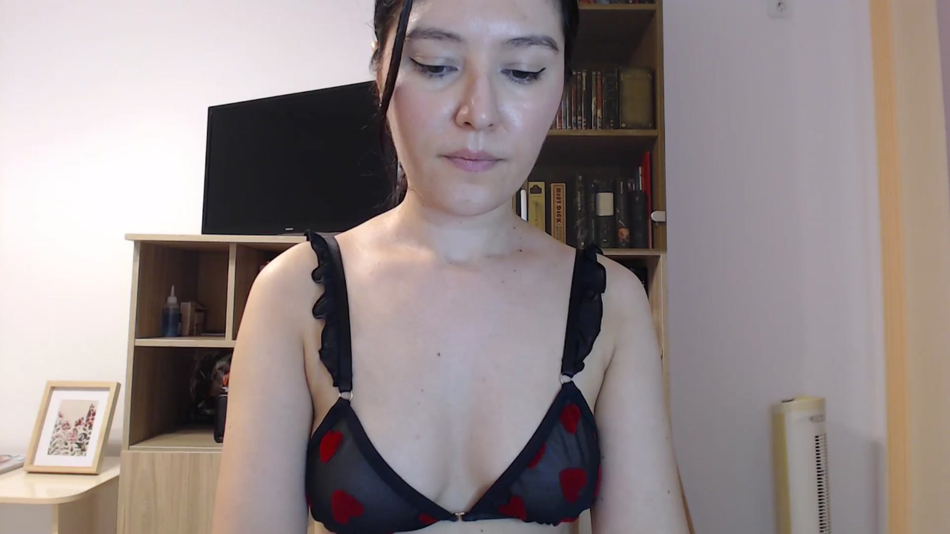 Gallery image thumbnail from SailorJupitr's myfreecams stream on, 09/12/2025, 20:11 image 19 of 20
