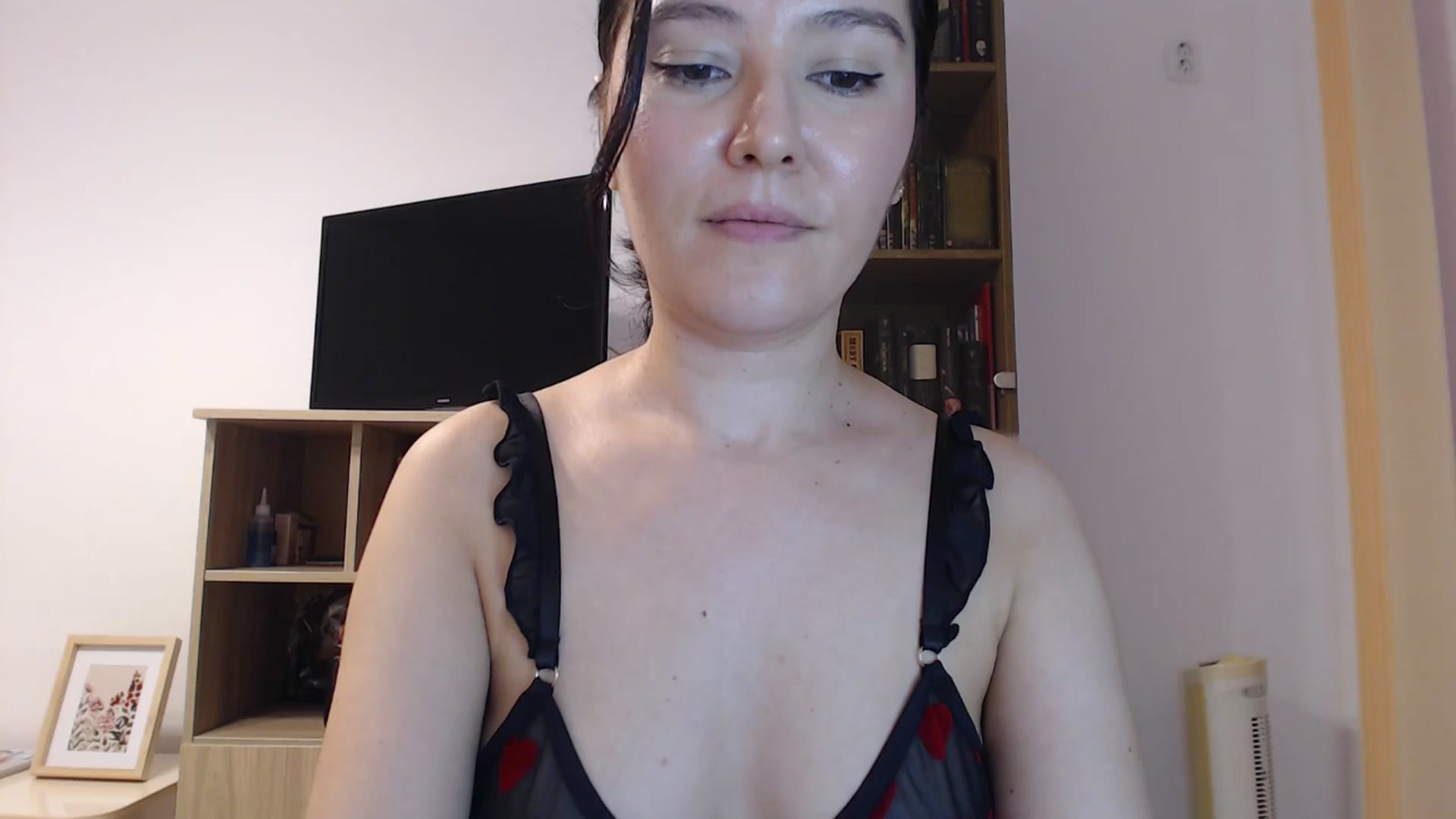 Gallery image thumbnail from SailorJupitr's myfreecams stream on, 09/12/2025, 20:11 image 1 of 20