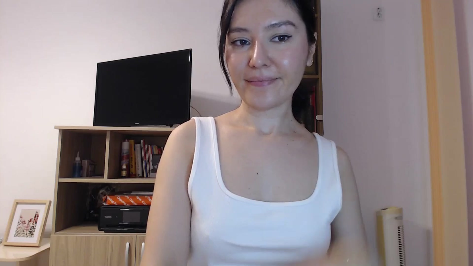 Gallery image thumbnail from SailorJupitr's myfreecams stream on, 09/16/2025, 18:33 image 17 of 20