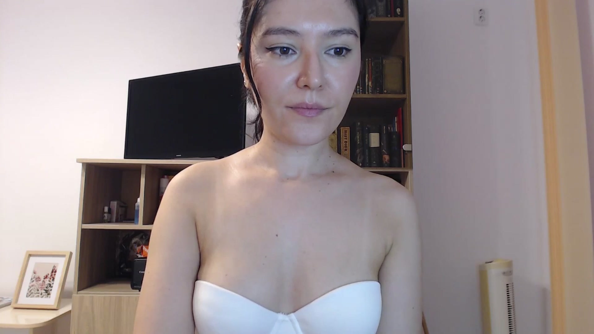 Gallery image thumbnail from SailorJupitr's myfreecams stream on, 09/25/2025, 20:51 image 2 of 20