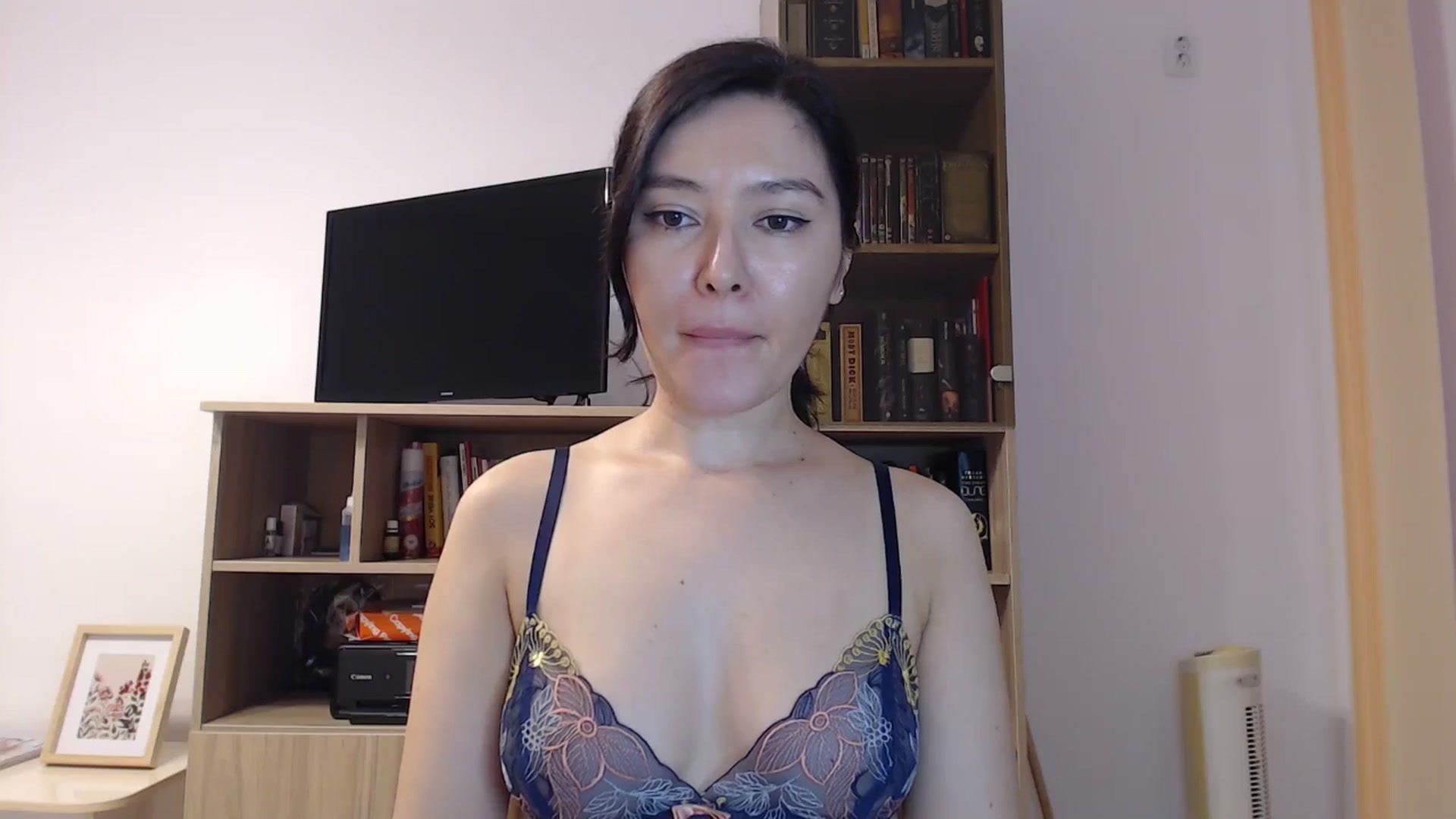 Gallery image thumbnail from SailorJupitr's myfreecams stream on, 10/01/2025, 19:36 image 11 of 20
