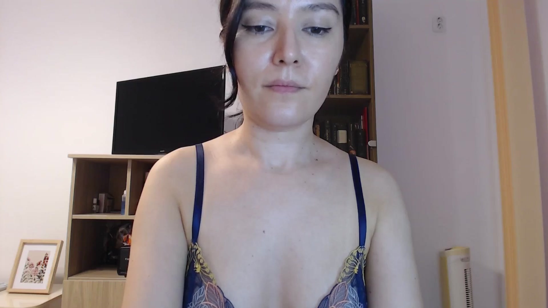 Gallery image thumbnail from SailorJupitr's myfreecams stream on, 10/01/2025, 21:09 image 8 of 20