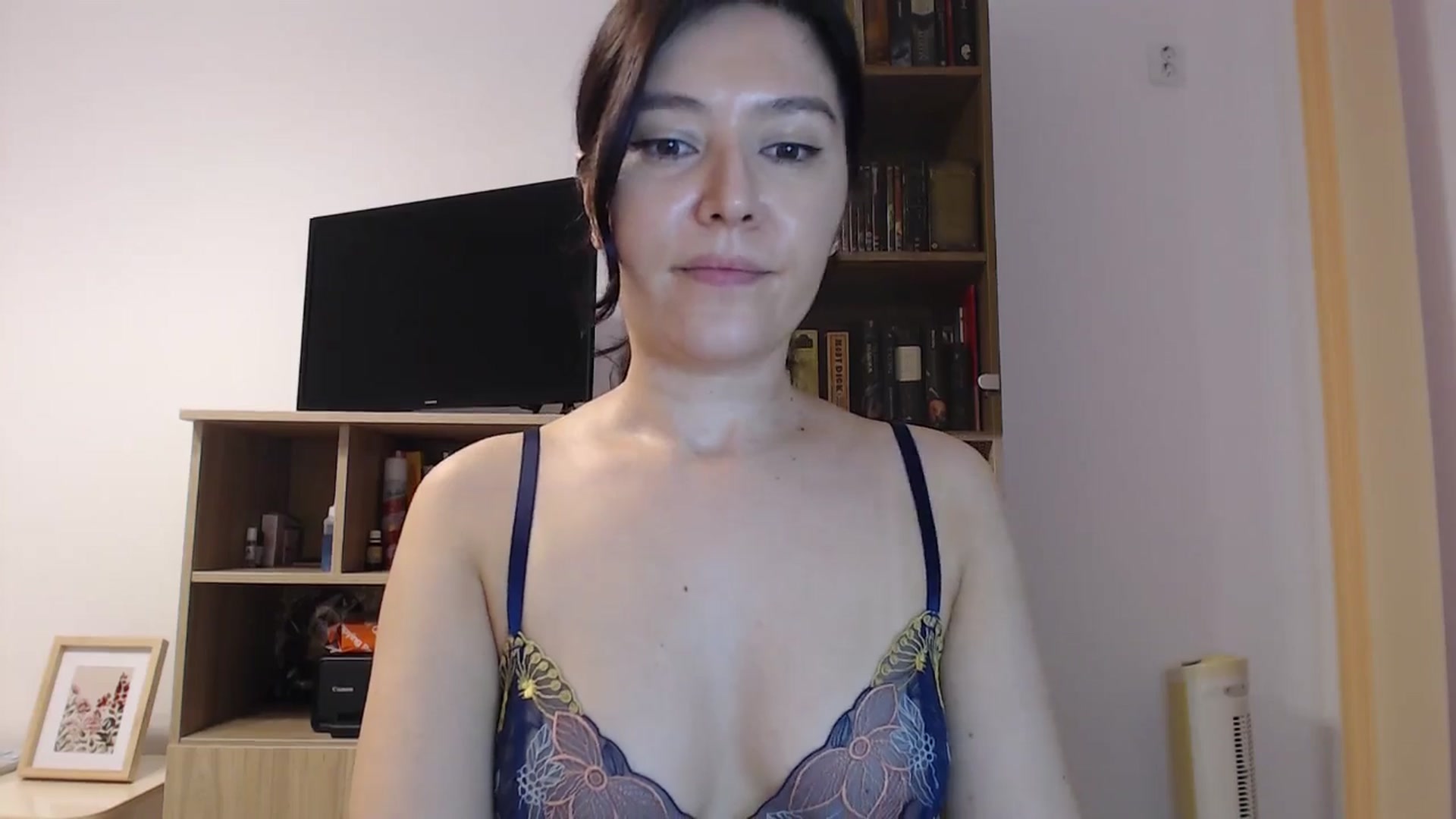 Gallery image thumbnail from SailorJupitr's myfreecams stream on, 10/01/2025, 21:09 image 17 of 20