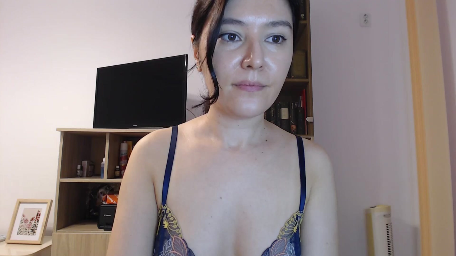 Gallery image thumbnail from SailorJupitr's myfreecams stream on, 10/01/2025, 21:09 image 15 of 20