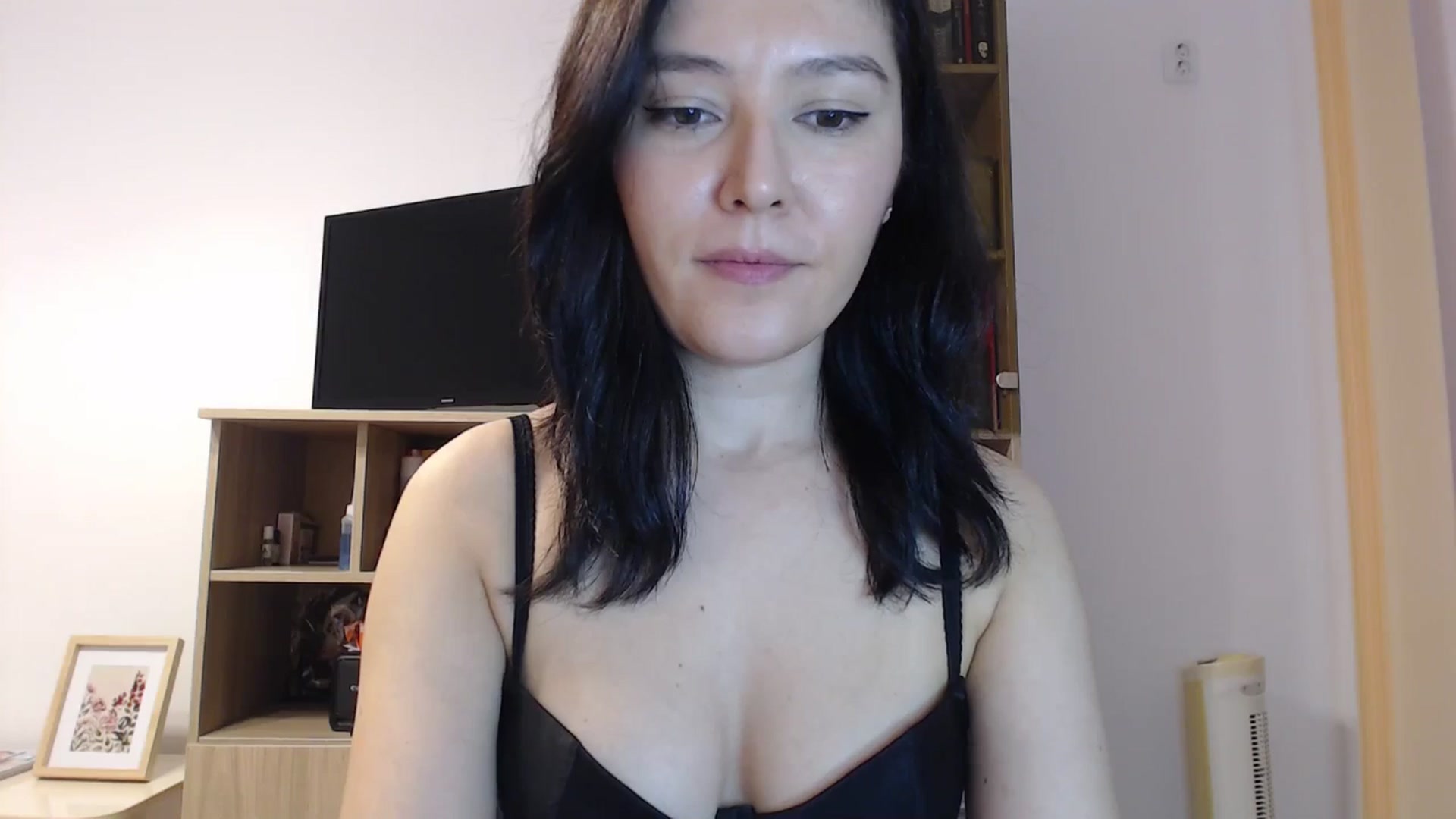 Gallery image thumbnail from SailorJupitr's myfreecams stream on, 10/04/2025, 21:40 image 19 of 20
