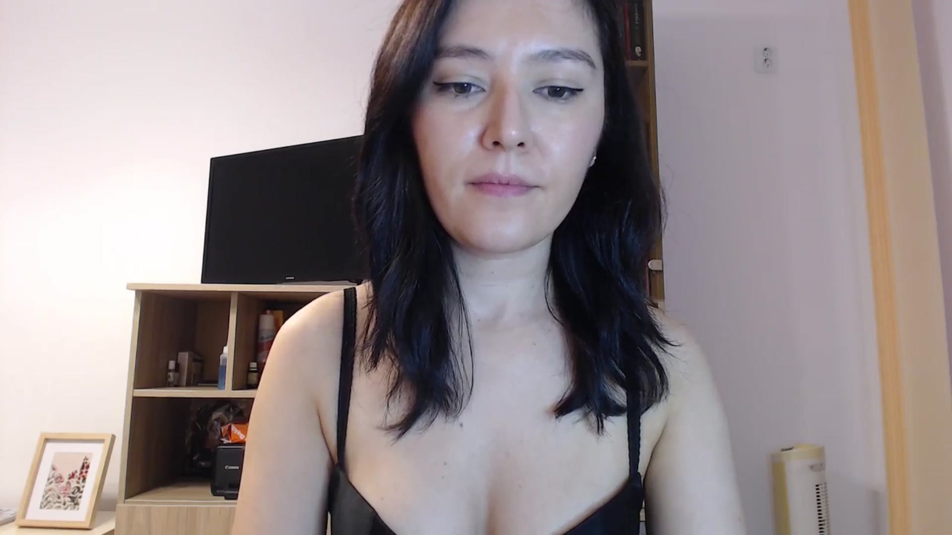 Gallery image thumbnail from SailorJupitr's myfreecams stream on, 10/04/2025, 21:40 image 4 of 20