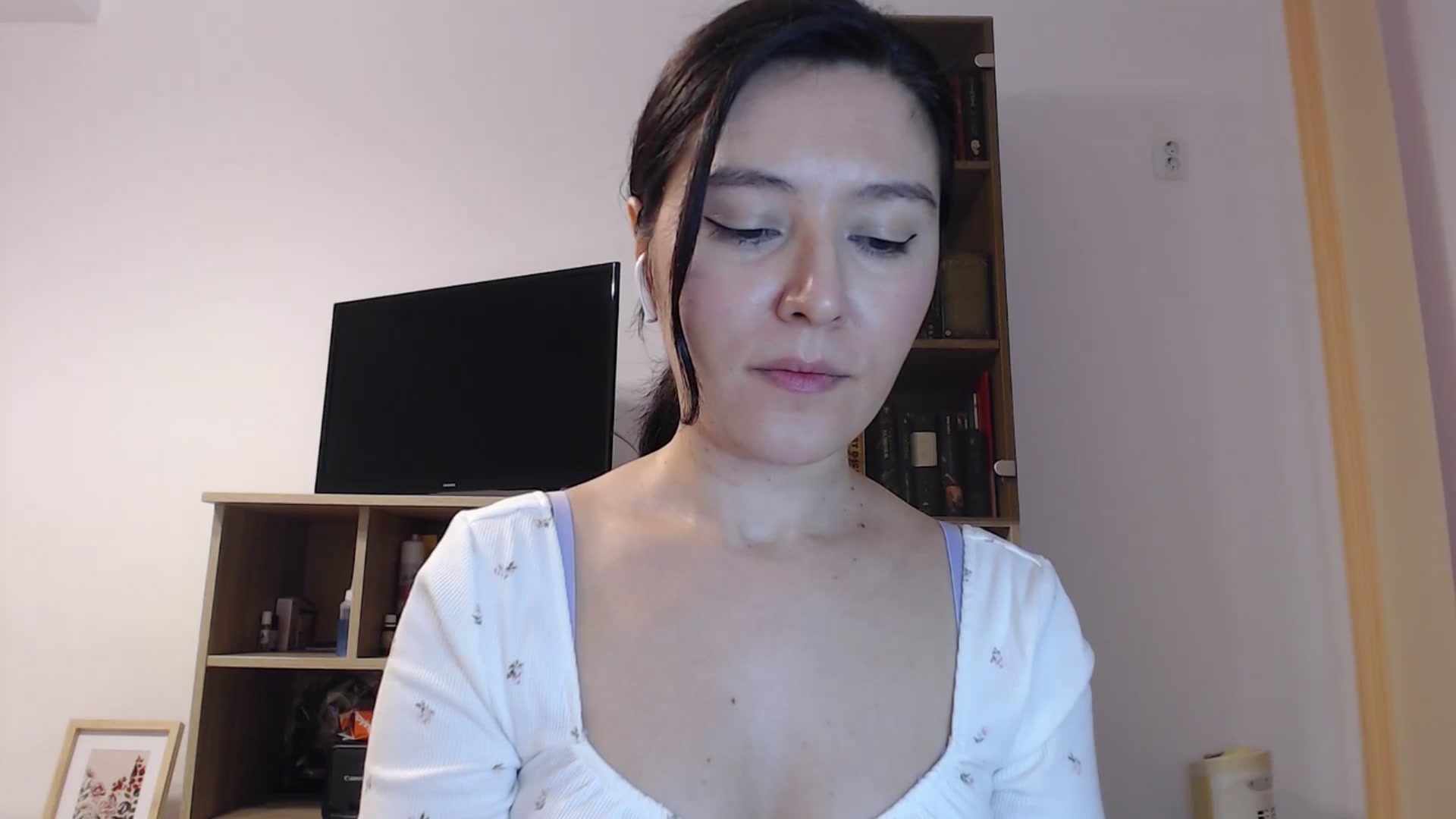 Gallery image thumbnail from SailorJupitr's myfreecams stream on, 10/05/2025, 20:30 image 4 of 20