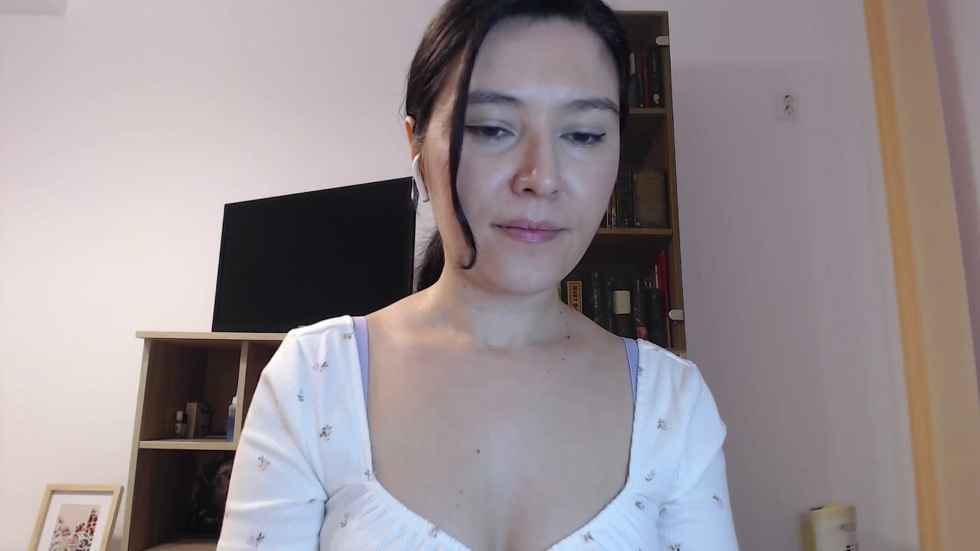 Gallery image thumbnail from SailorJupitr's myfreecams stream on, 10/05/2025, 20:30 image 8 of 20