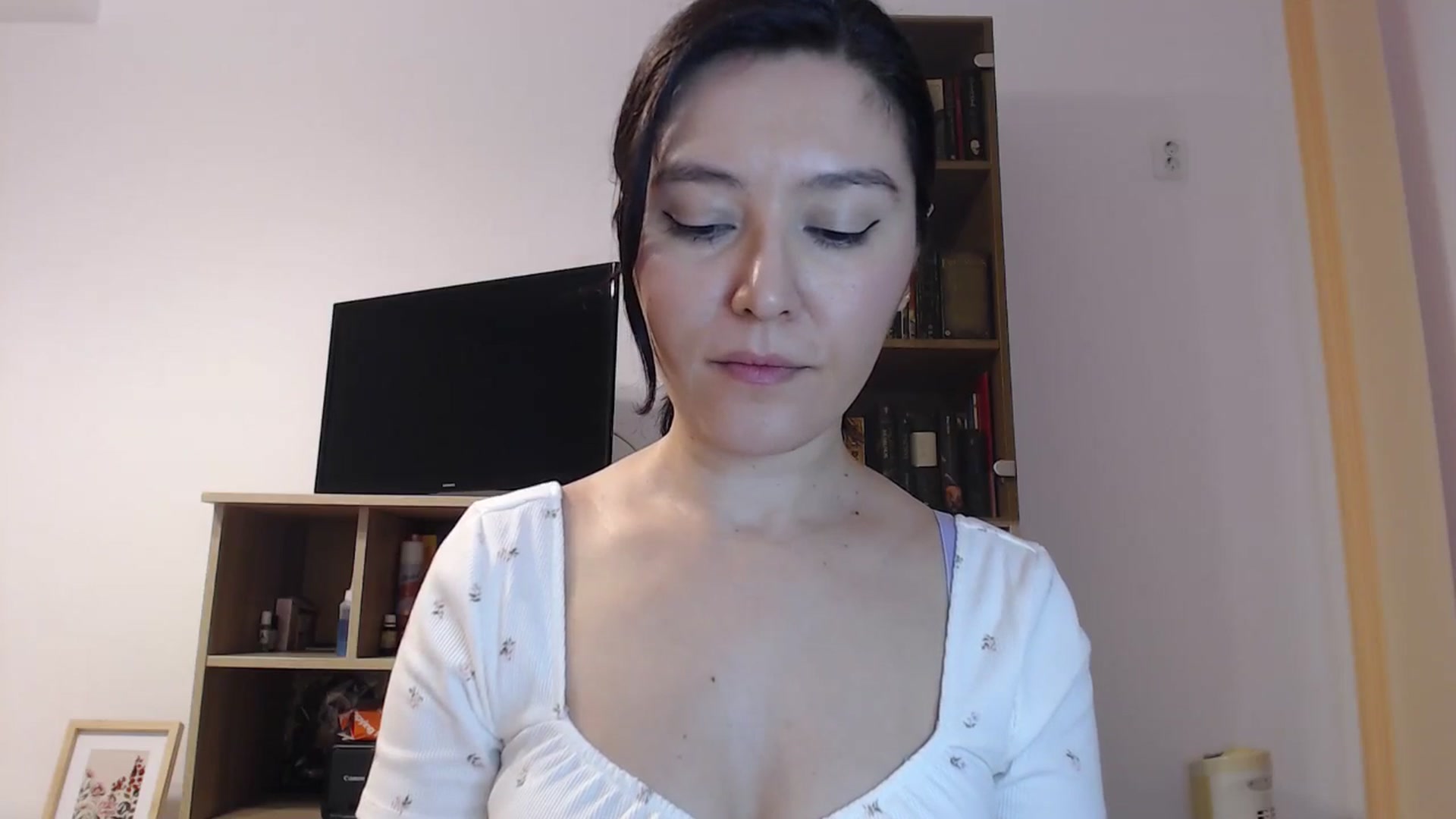 Gallery image thumbnail from SailorJupitr's myfreecams stream on, 10/05/2025, 20:30 image 18 of 20