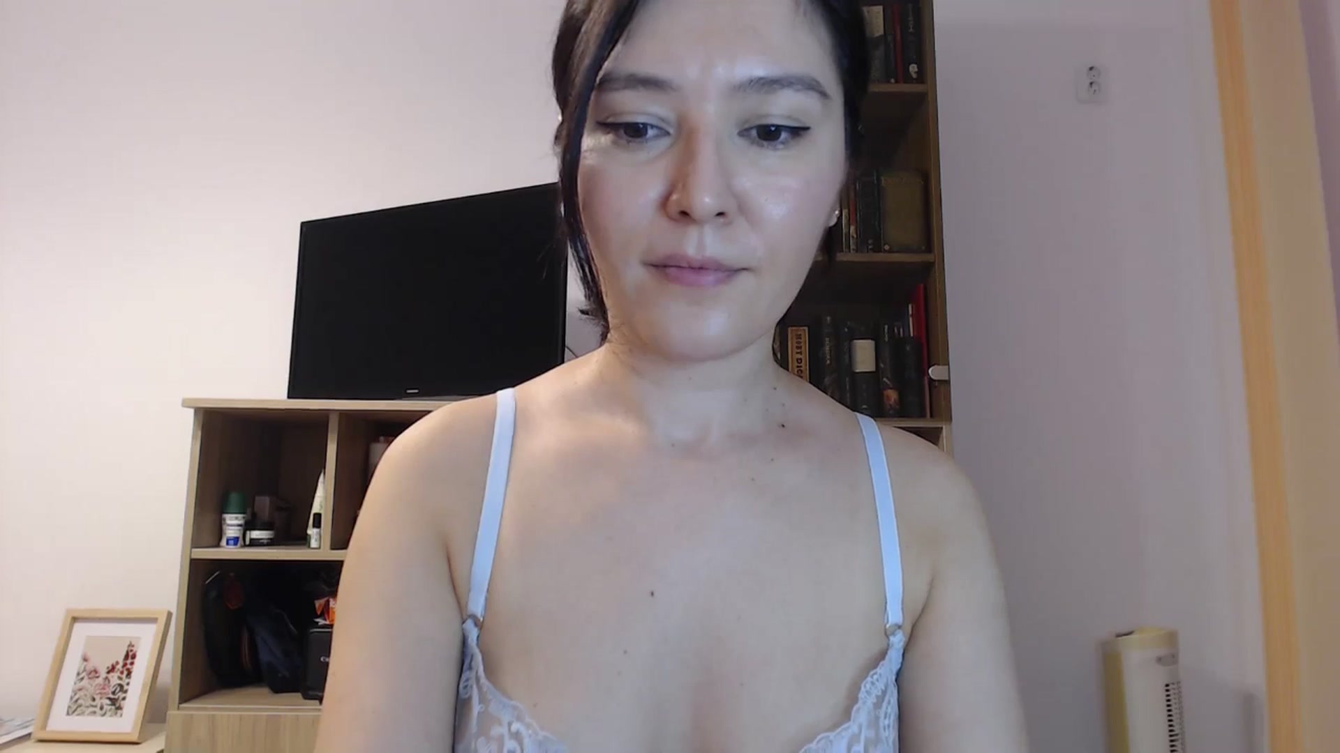 Gallery image thumbnail from SailorJupitr's myfreecams stream on, 10/19/2025, 21:43 image 7 of 20