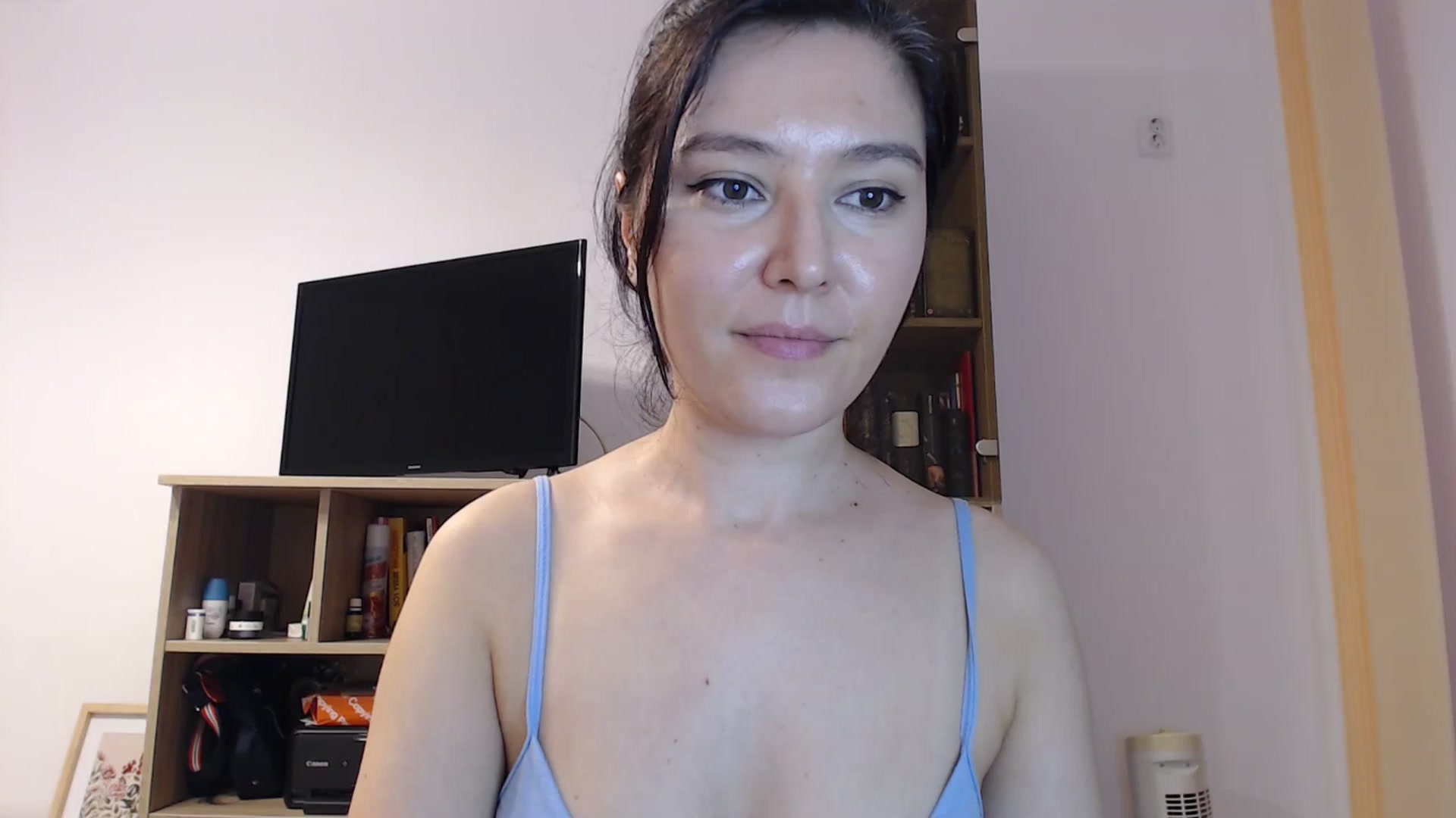 Gallery image thumbnail from SailorJupitr's myfreecams stream on, 10/25/2025, 20:50 image 18 of 20