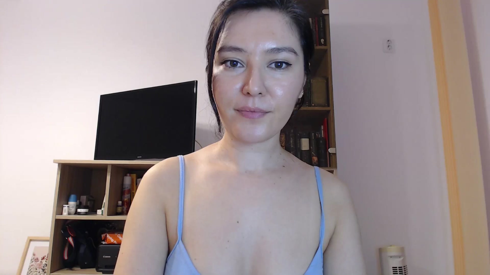 Gallery image thumbnail from SailorJupitr's myfreecams stream on, 10/25/2025, 20:50 image 16 of 20