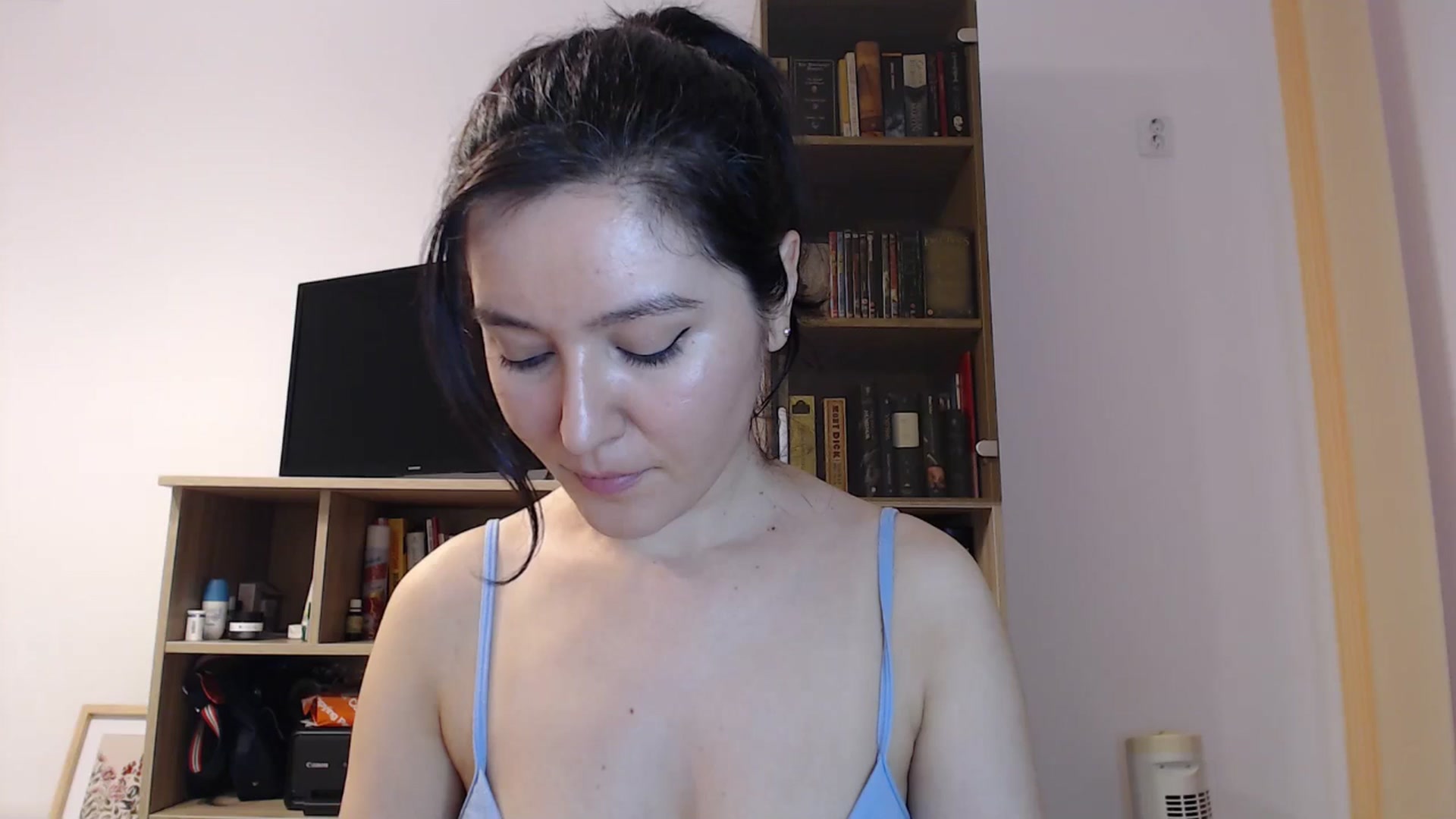 Gallery image thumbnail from SailorJupitr's myfreecams stream on, 10/25/2025, 20:50 image 17 of 20