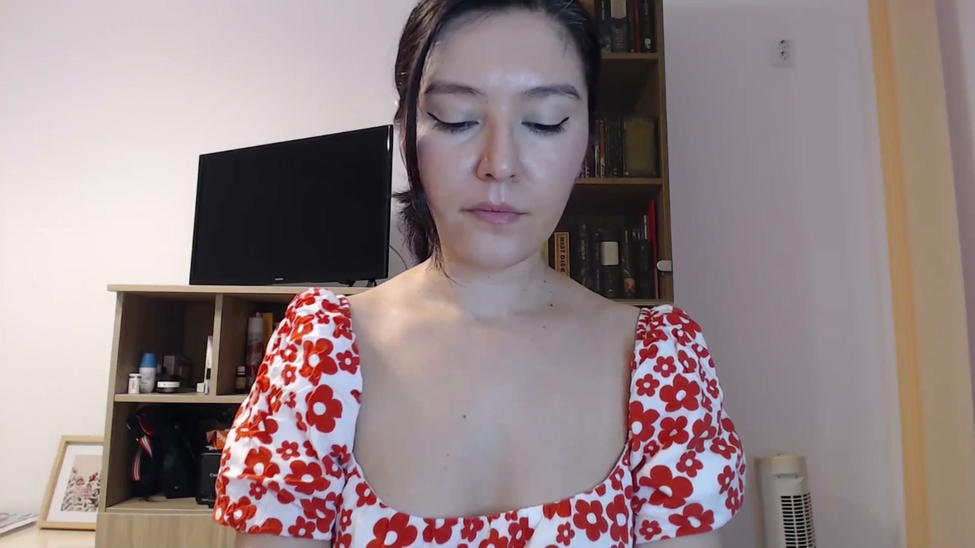 Gallery image thumbnail from SailorJupitr's myfreecams stream on, 10/26/2025, 21:59 image 13 of 20