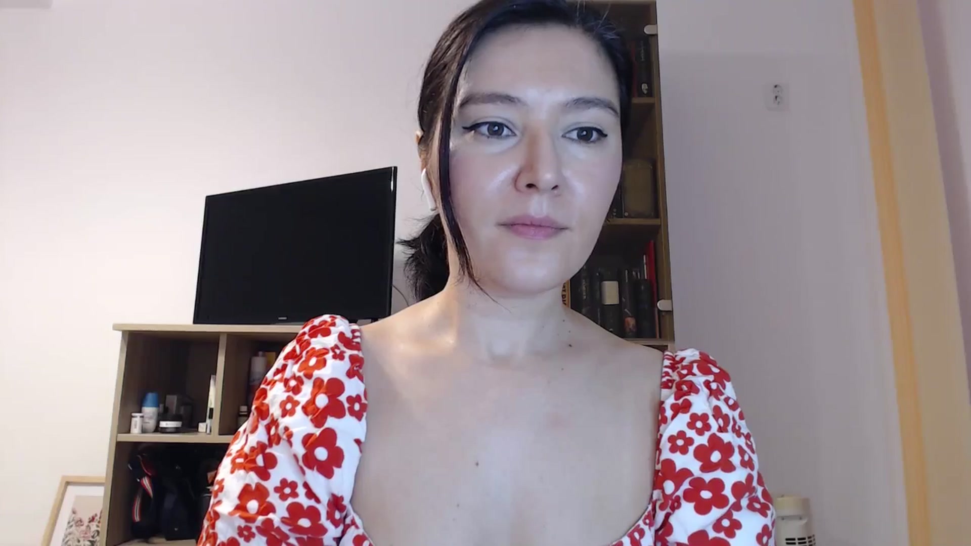 Gallery image thumbnail from SailorJupitr's myfreecams stream on, 10/26/2025, 21:59 image 6 of 20