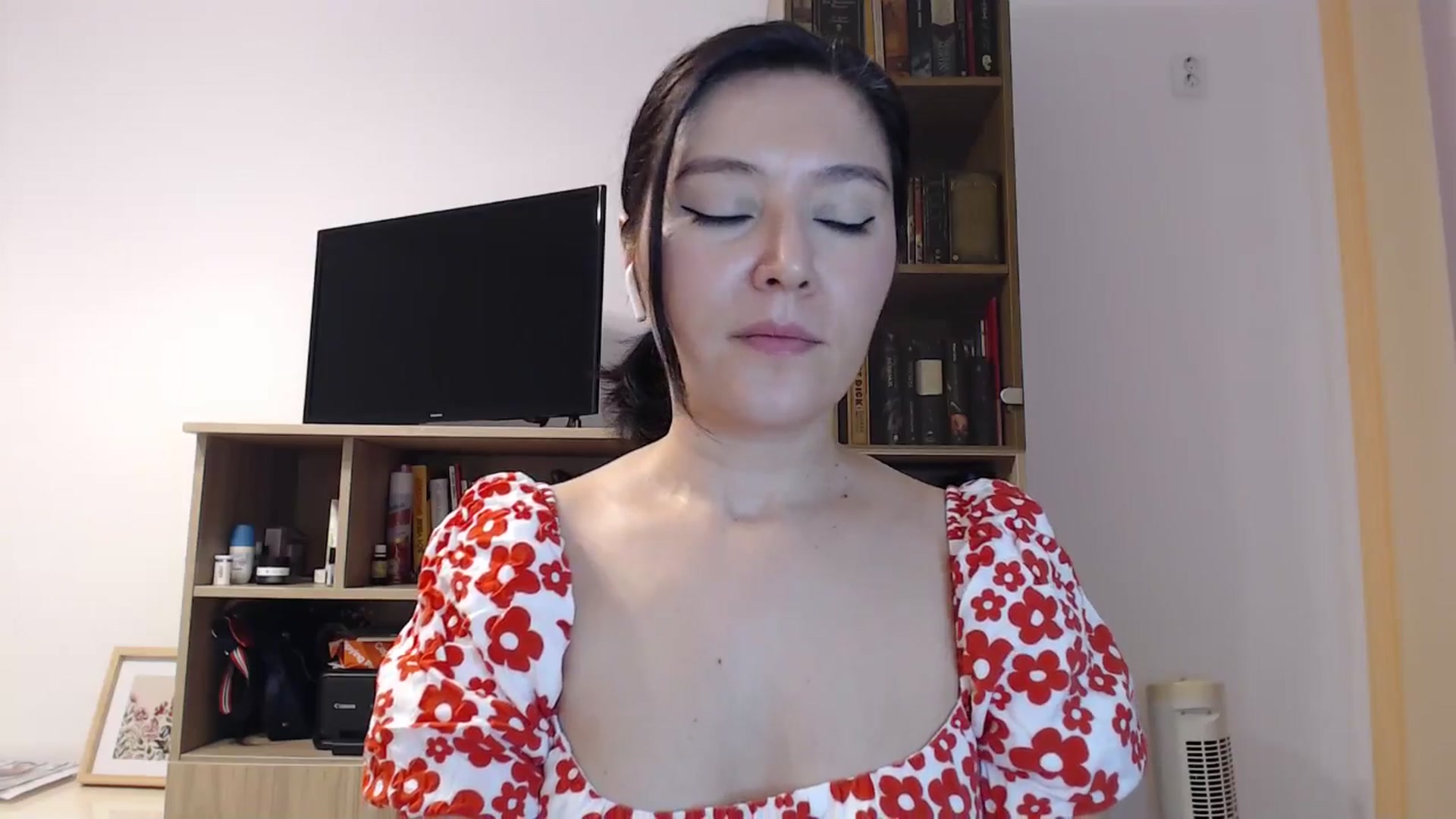Gallery image thumbnail from SailorJupitr's myfreecams stream on, 10/26/2025, 21:59 image 2 of 20