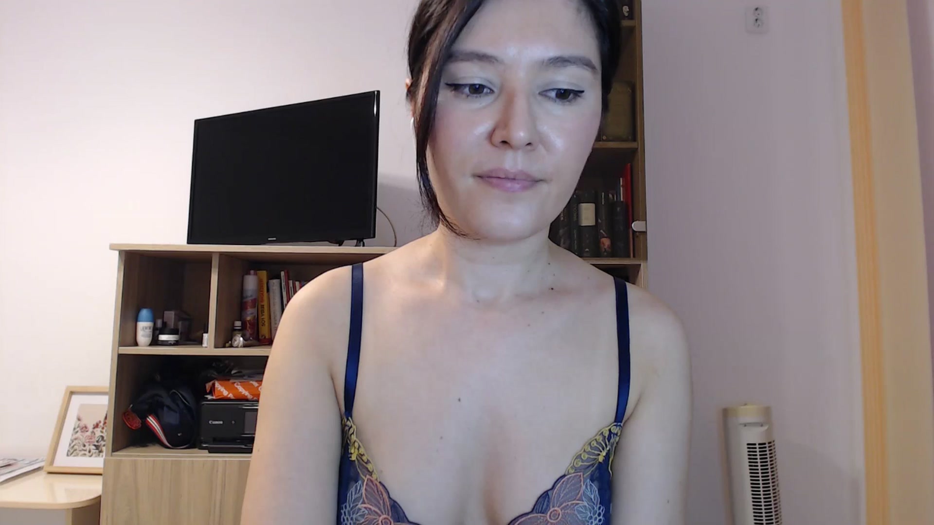 Gallery image thumbnail from SailorJupitr's myfreecams stream on, 10/29/2025, 22:31 image 19 of 20