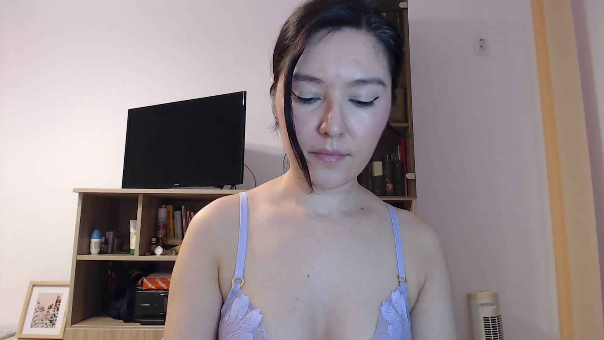Gallery image thumbnail from SailorJupitr's myfreecams stream on, 11/01/2025, 22:18 image 1 of 20