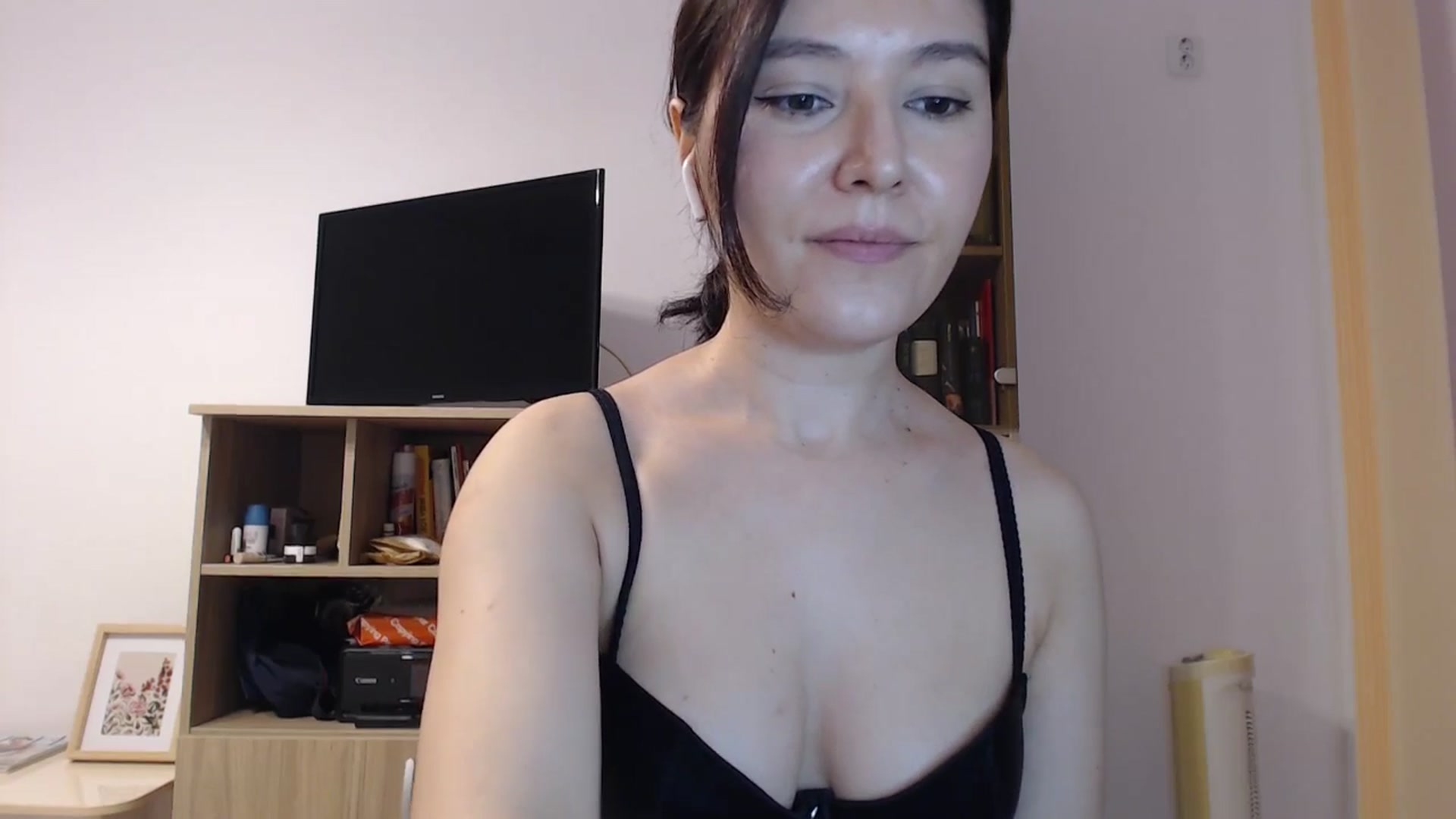 Gallery image thumbnail from SailorJupitr's myfreecams stream on, 11/06/2025, 21:36 image 12 of 20