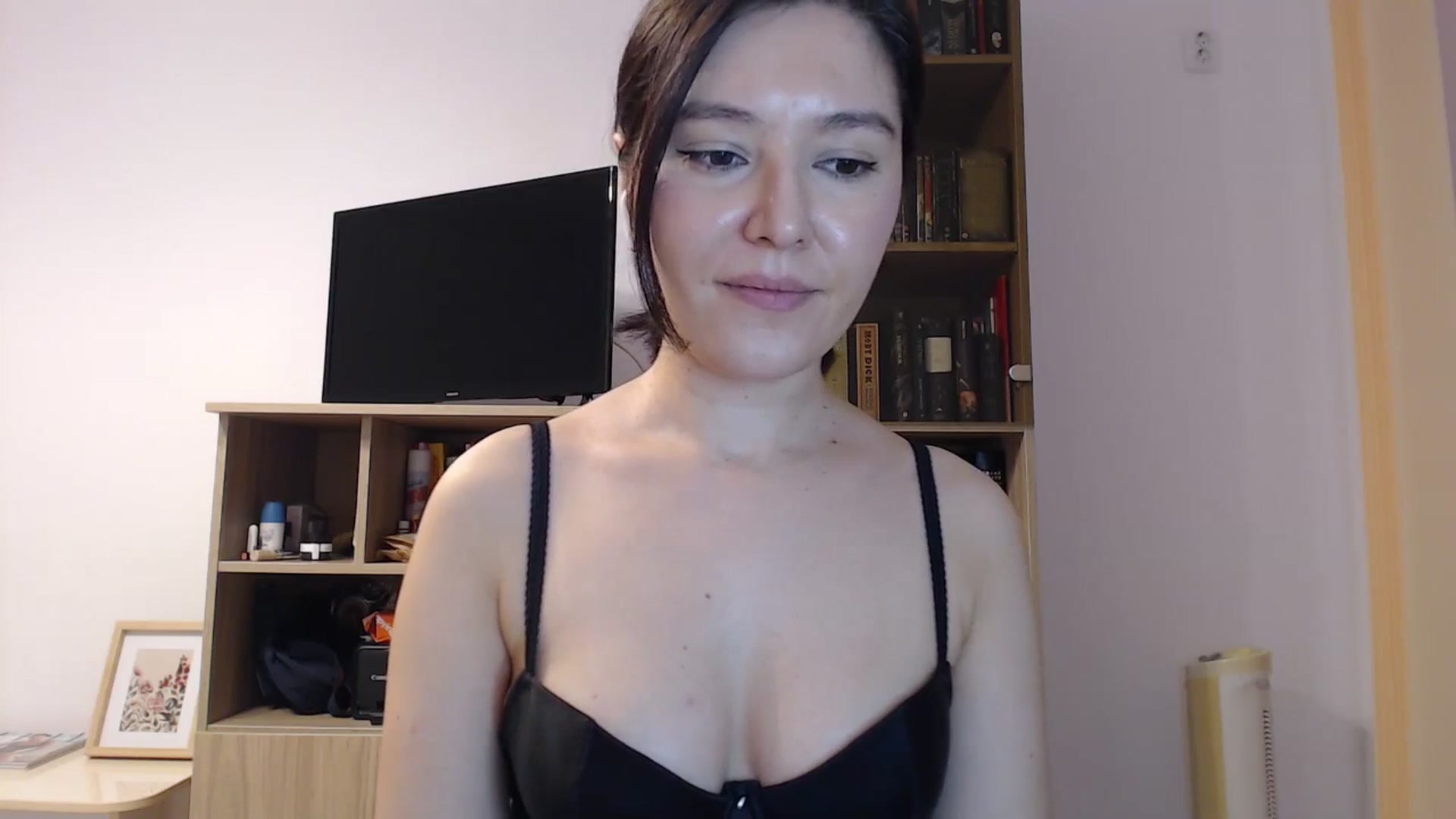 Gallery image thumbnail from SailorJupitr's myfreecams stream on, 11/06/2025, 21:36 image 10 of 20