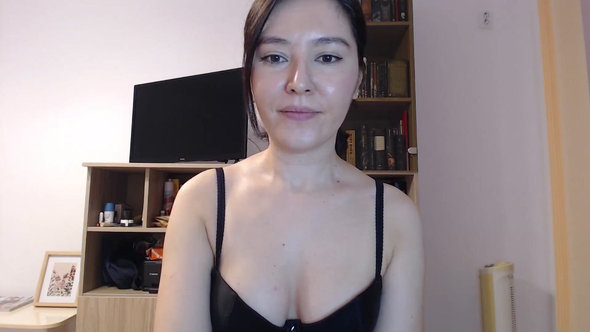 Gallery image thumbnail from SailorJupitr's myfreecams stream on, 11/06/2025, 21:36 image 8 of 20