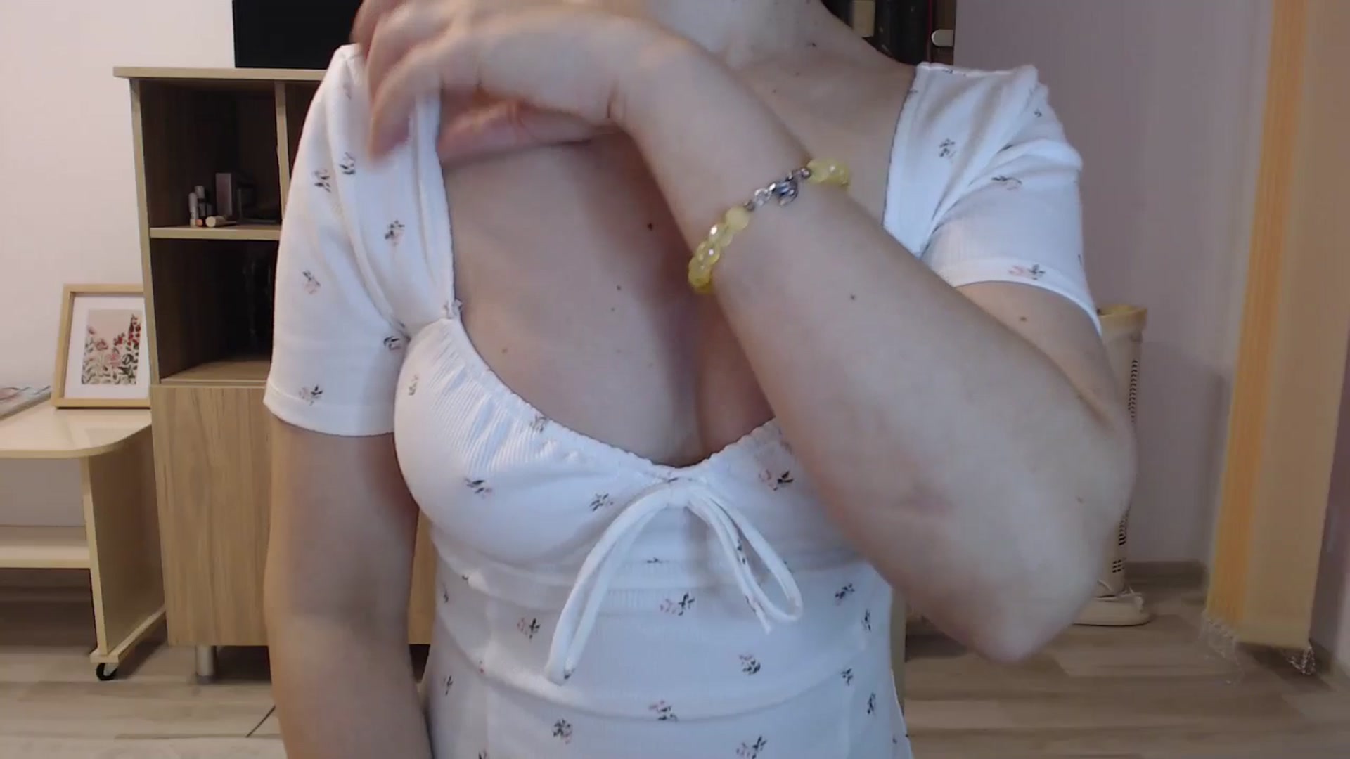 Gallery image thumbnail from SailorJupitr's myfreecams stream on, 11/09/2025, 20:11 image 14 of 20