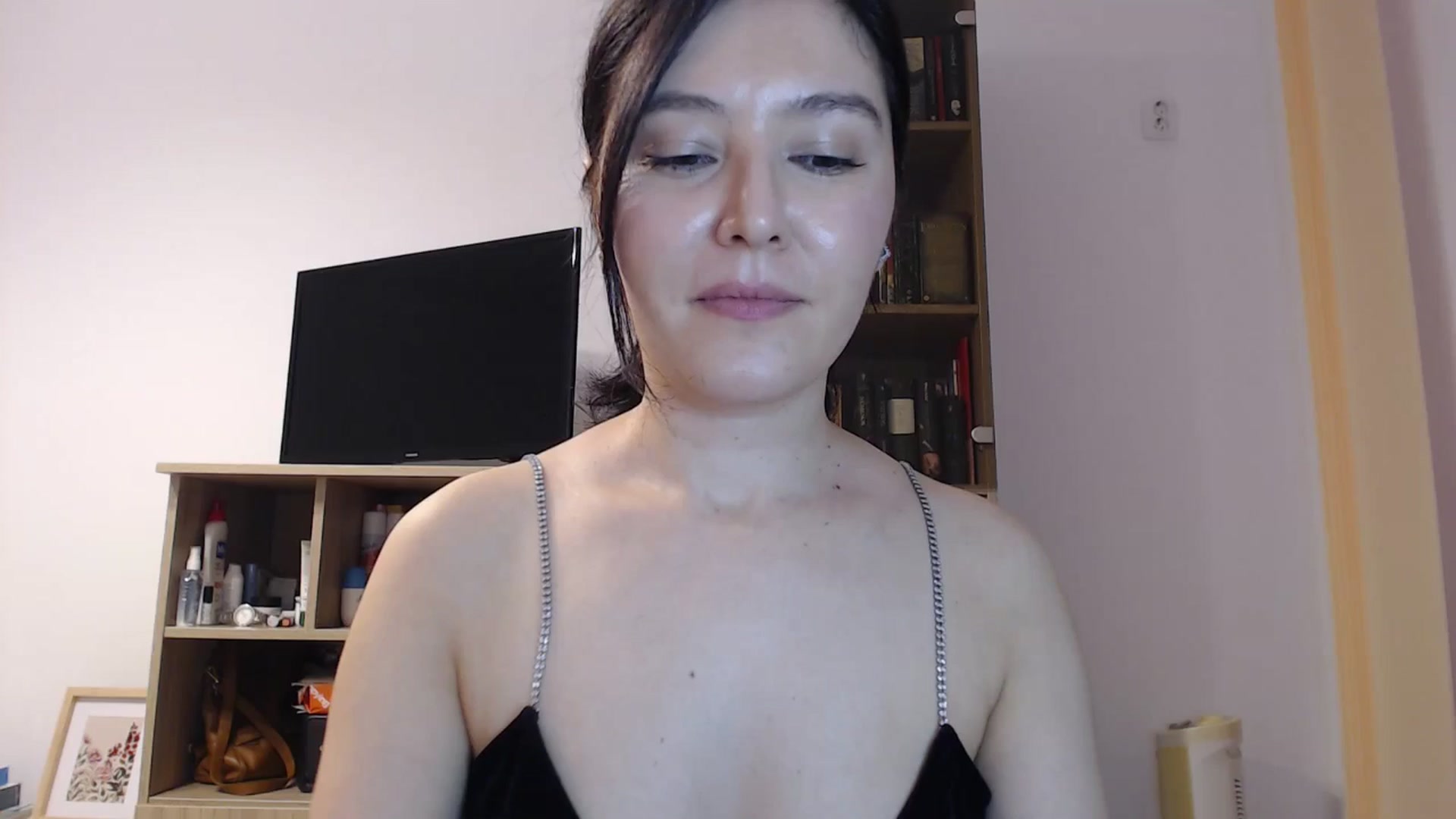 Gallery image thumbnail from SailorJupitr's myfreecams stream on, 11/26/2025, 22:19 image 1 of 20