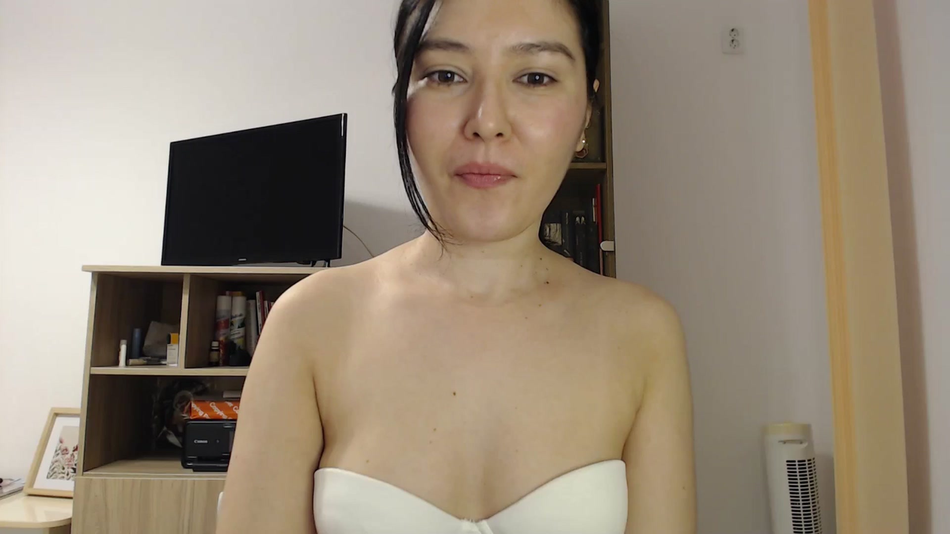 Gallery image thumbnail from SailorJupitr's myfreecams stream on, 12/23/2025, 21:29 image 1 of 20