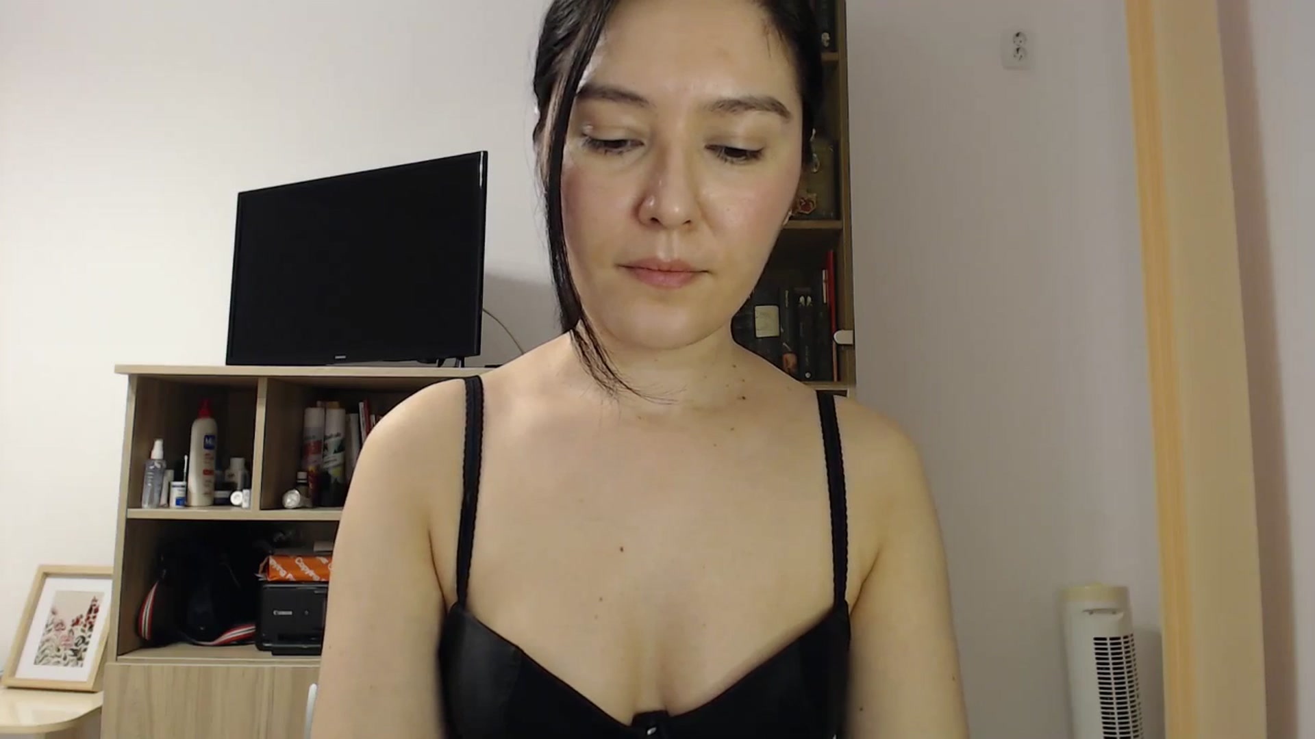 Gallery image thumbnail from SailorJupitr's myfreecams stream on, 12/27/2025, 21:35 image 12 of 20