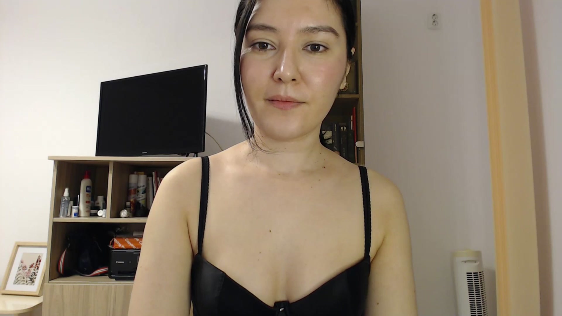 Gallery image thumbnail from SailorJupitr's myfreecams stream on, 12/27/2025, 21:35 image 5 of 20