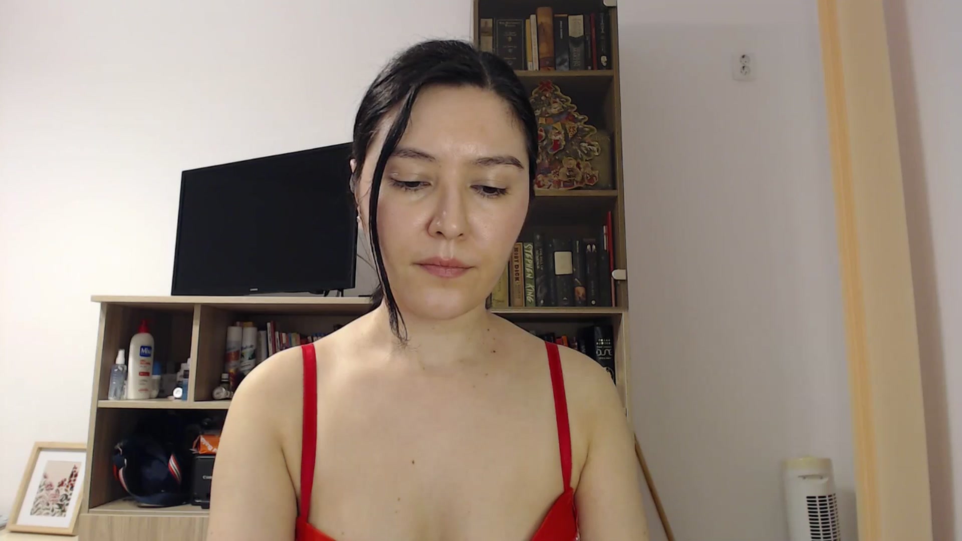 Gallery image thumbnail from SailorJupitr's myfreecams stream on, 12/28/2025, 21:35 image 19 of 20