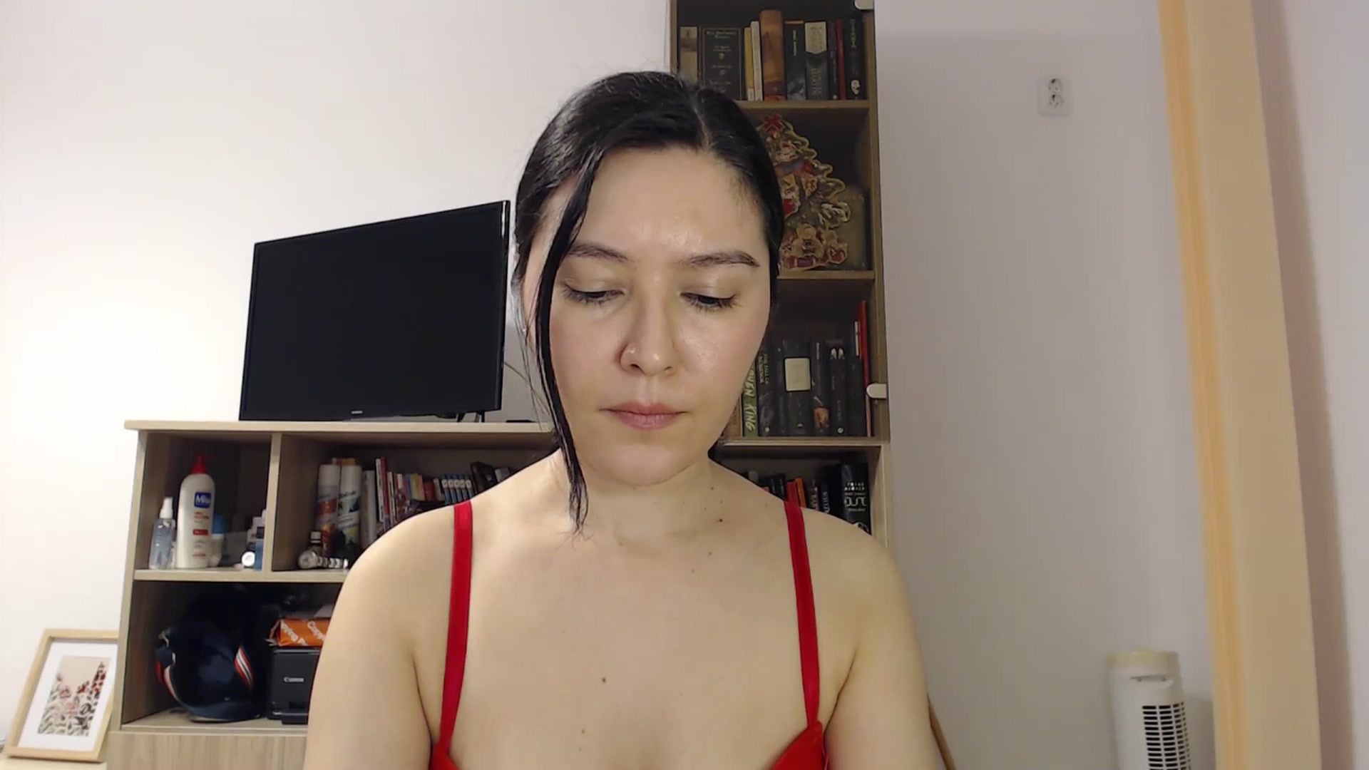 Gallery image thumbnail from SailorJupitr's myfreecams stream on, 12/28/2025, 21:35 image 14 of 20