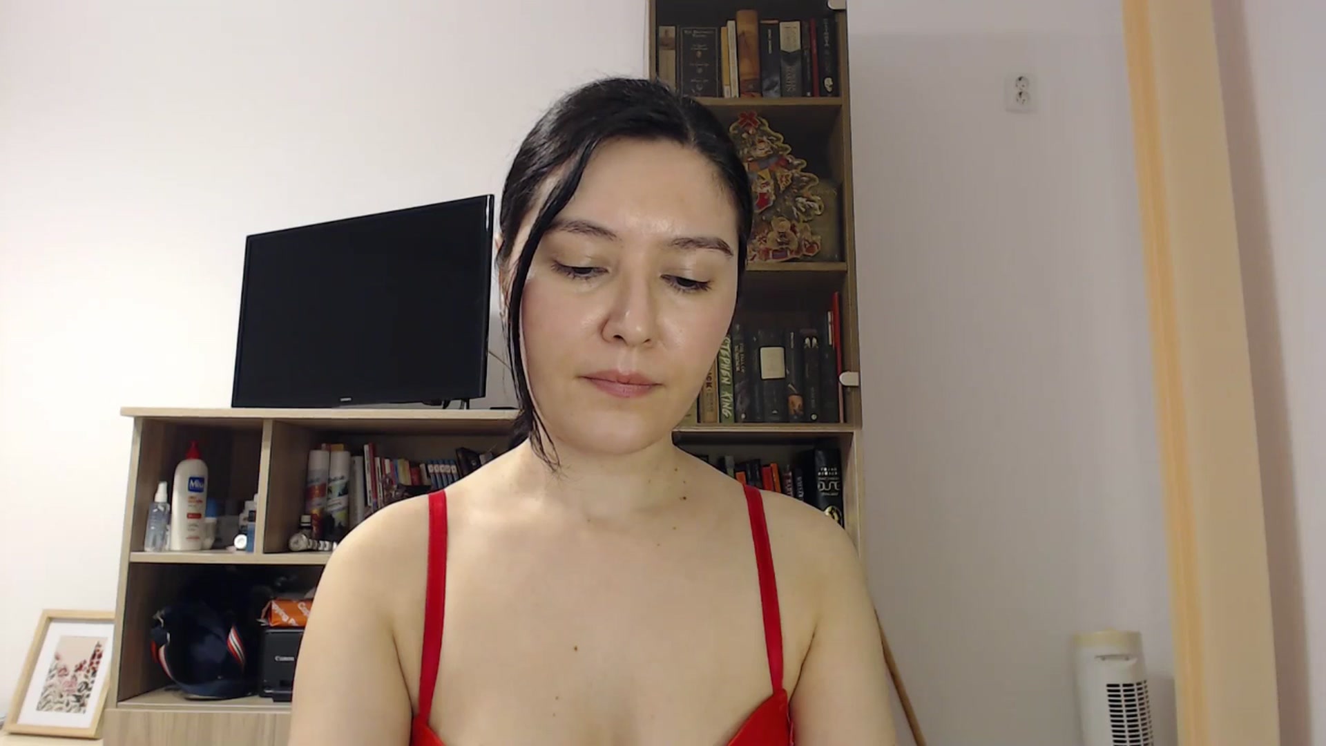 Gallery image thumbnail from SailorJupitr's myfreecams stream on, 12/28/2025, 21:35 image 15 of 20