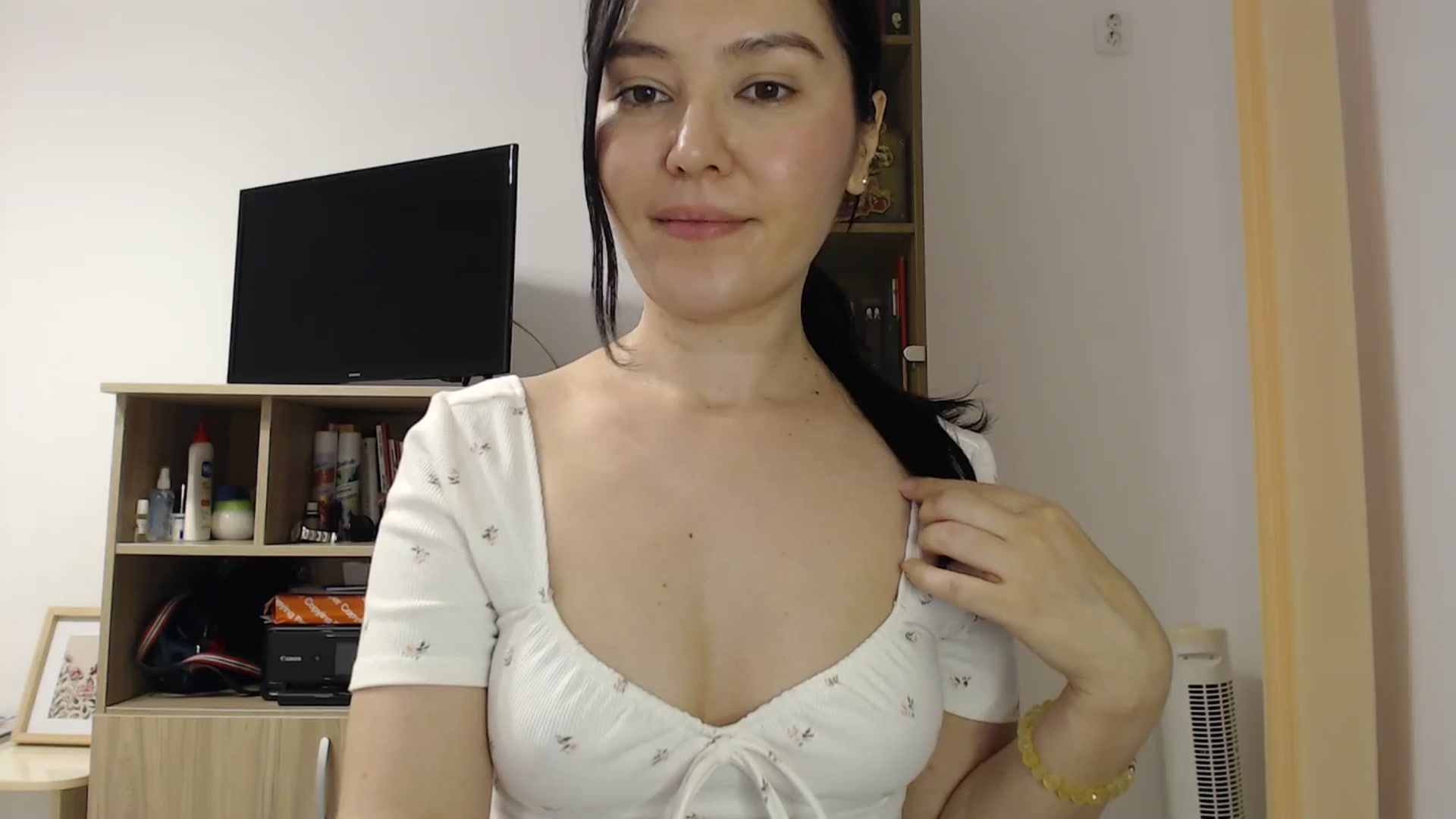 Gallery image thumbnail from SailorJupitr's myfreecams stream on, 01/04/2026, 21:49 image 18 of 20