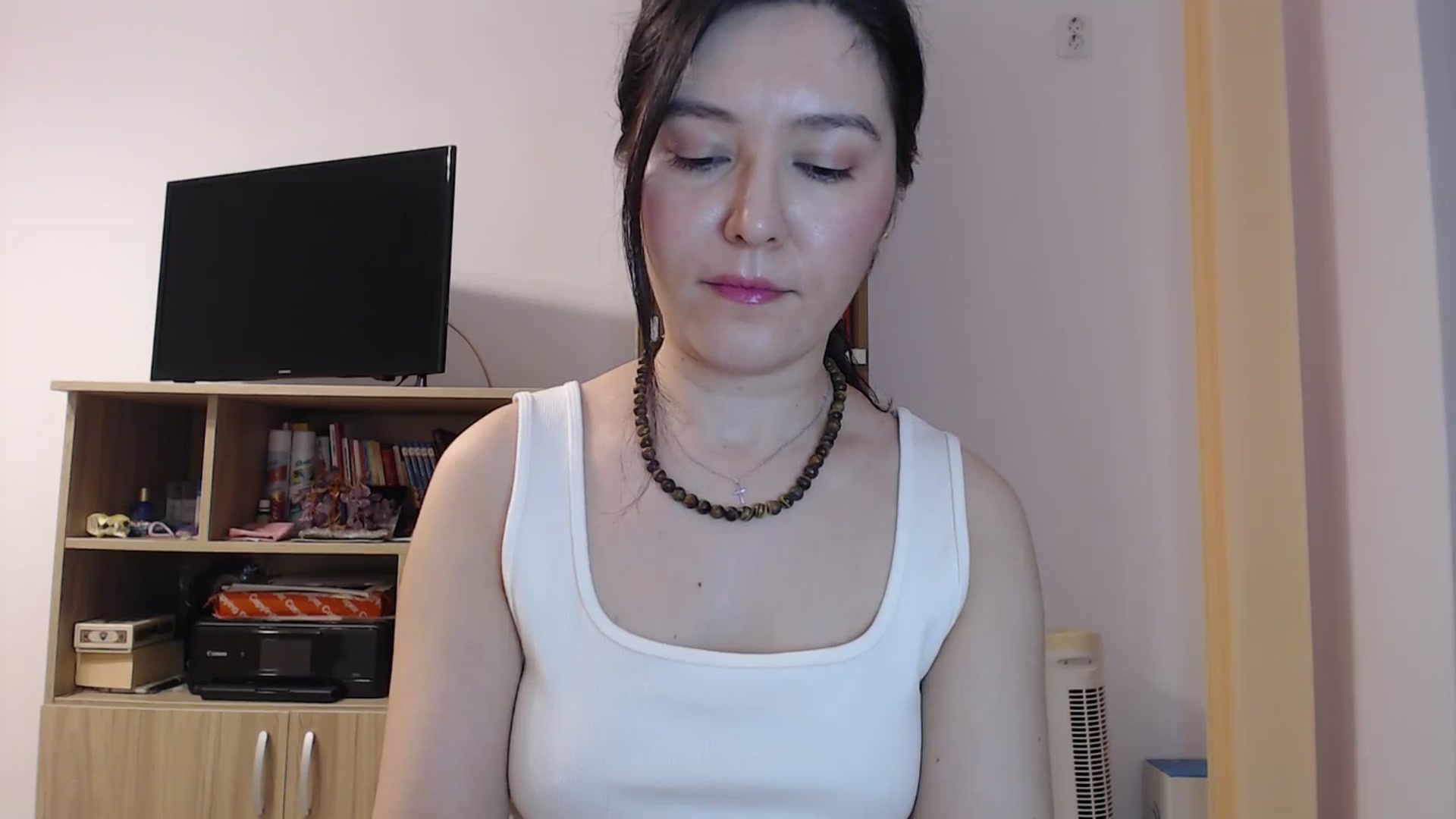 Gallery image thumbnail from SailorJupitr's myfreecams stream on, 04/01/2026, 21:00 image 3 of 20