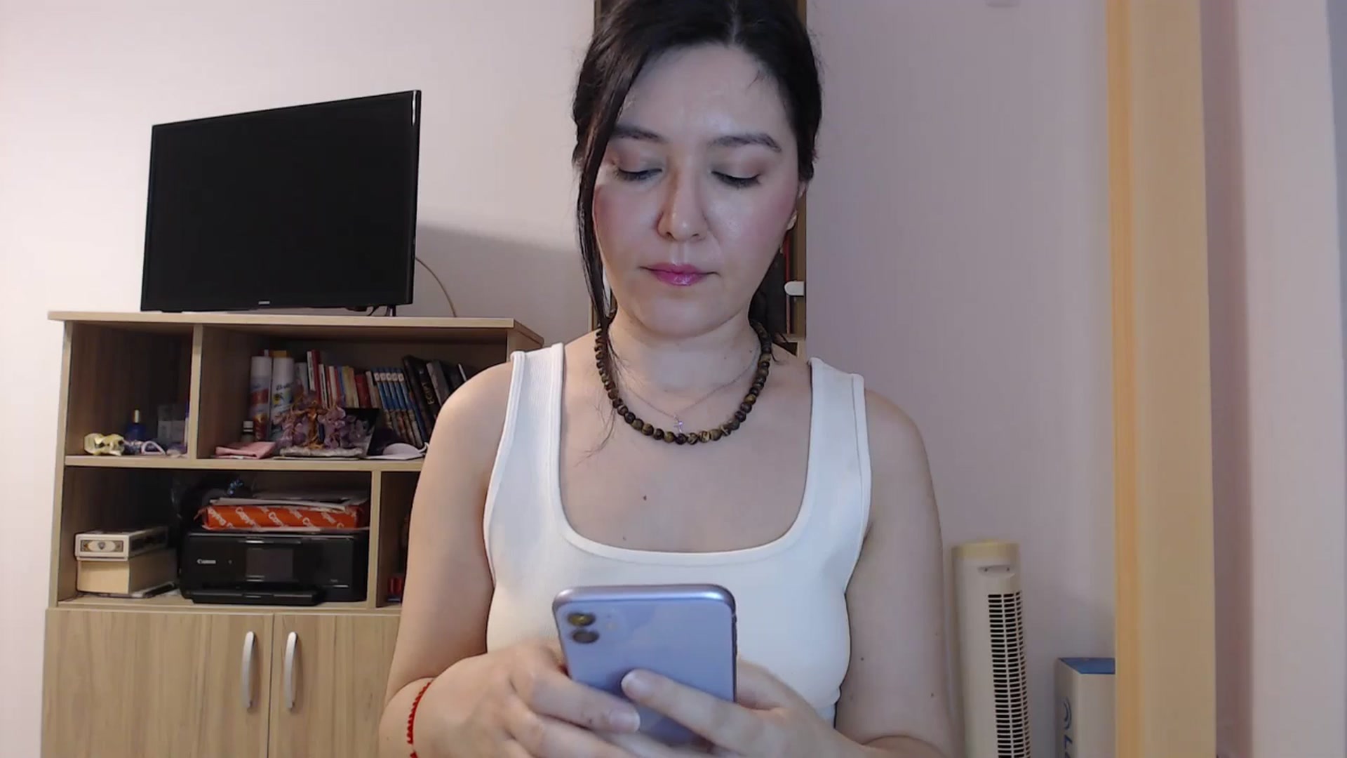 Gallery image thumbnail from SailorJupitr's myfreecams stream on, 04/01/2026, 21:00 image 6 of 20